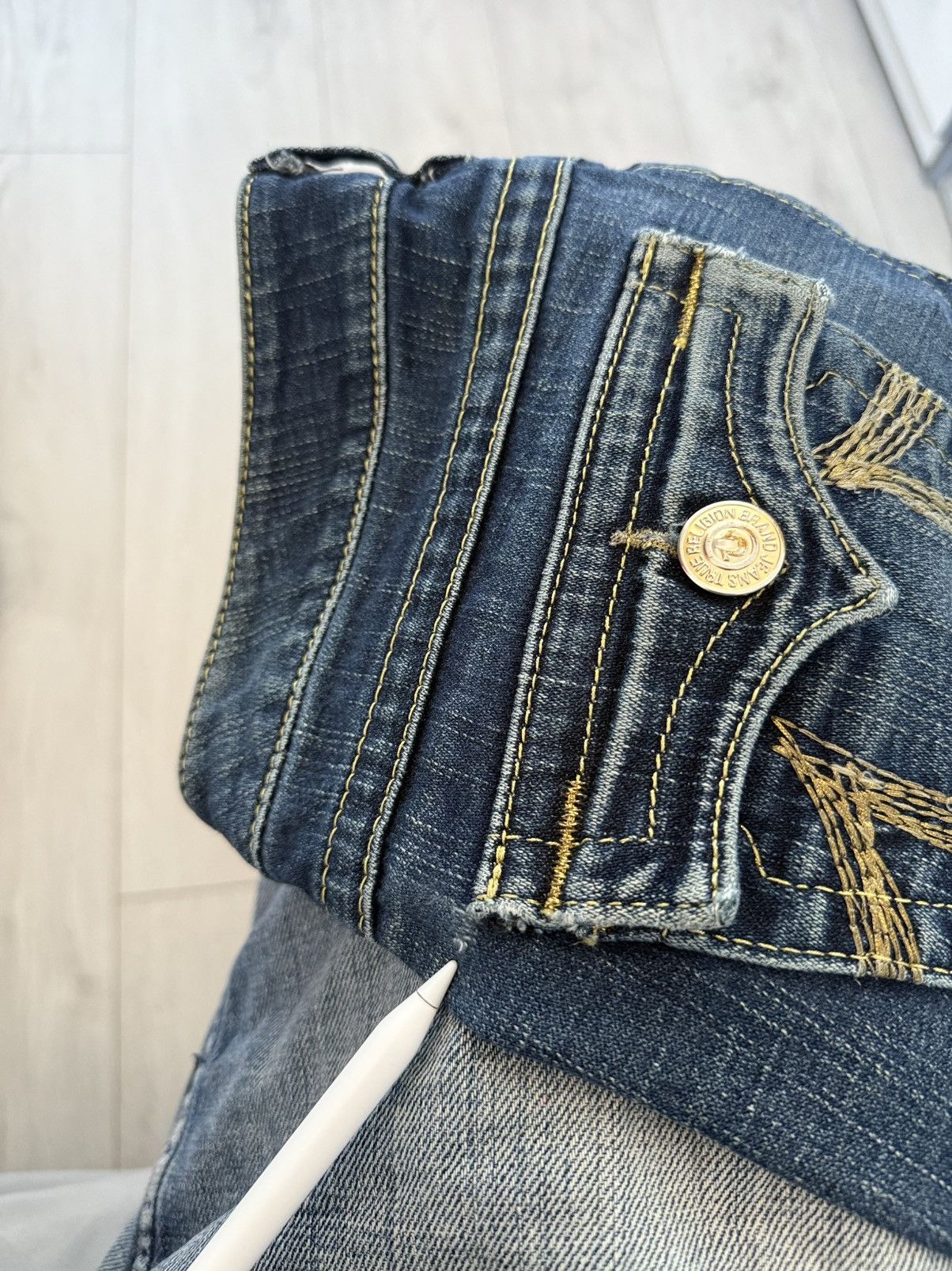 True Religion True Religion Rainbow Joey Washed Flared Bootcut Denim Jeans Size 27" / US 4 / IT 40 - 18 Thumbnail