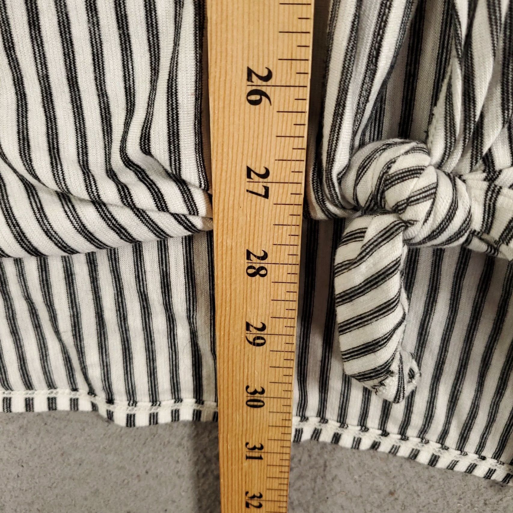 Vintage Max Studio Top Women’s 1X Boho Striped Black White Pullover Twist Waist Tie Top Size XL / US 12-14 / IT 48-50 - 3 Thumbnail
