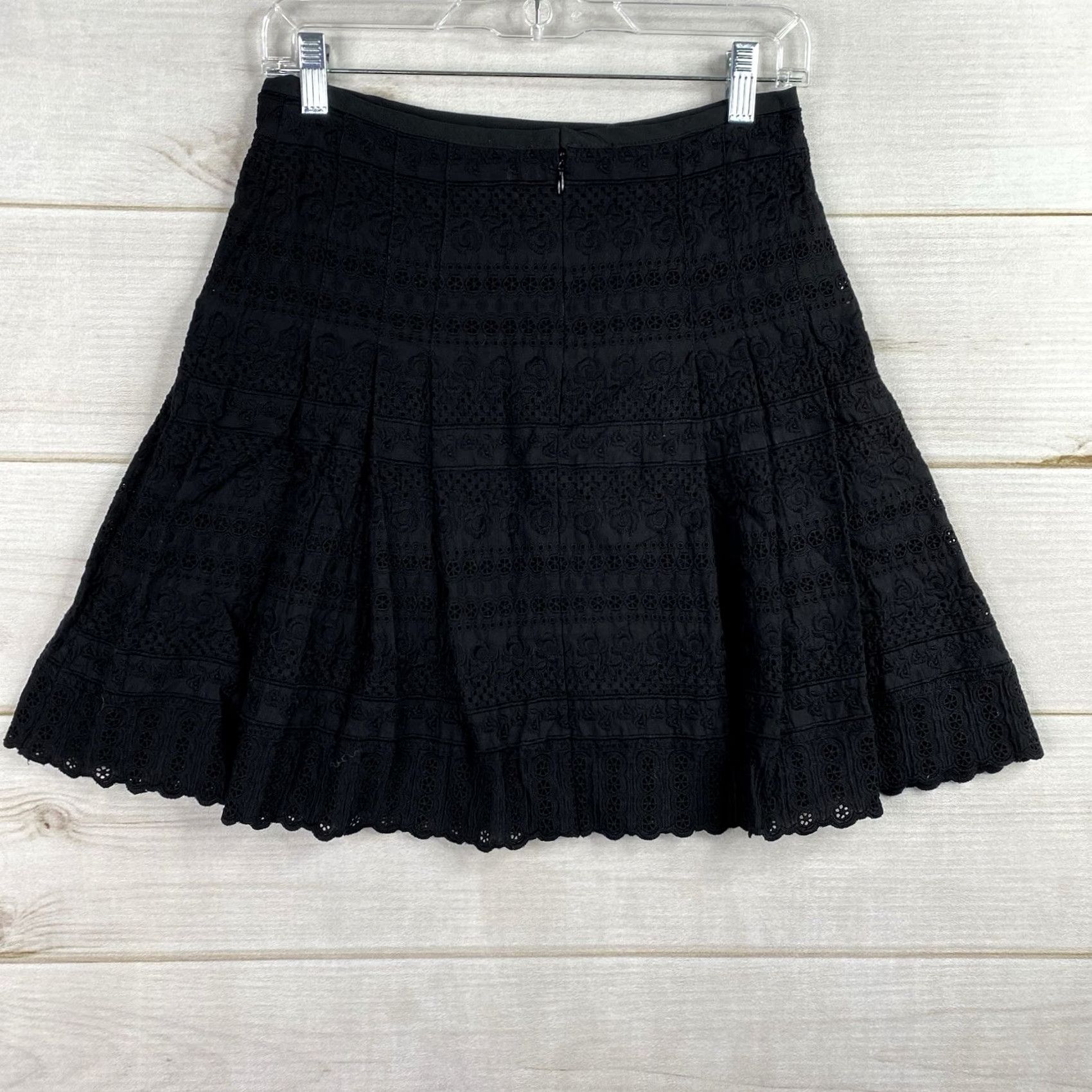 Nanette Lepore Nanette Lepore Skirt Sz 0 Black A-Line Bohemian Crochet Back Zip Lined Chambray Cotton Blend Fully Pre-Owned Size 25" / US 0 / IT 36 - 6 Thumbnail