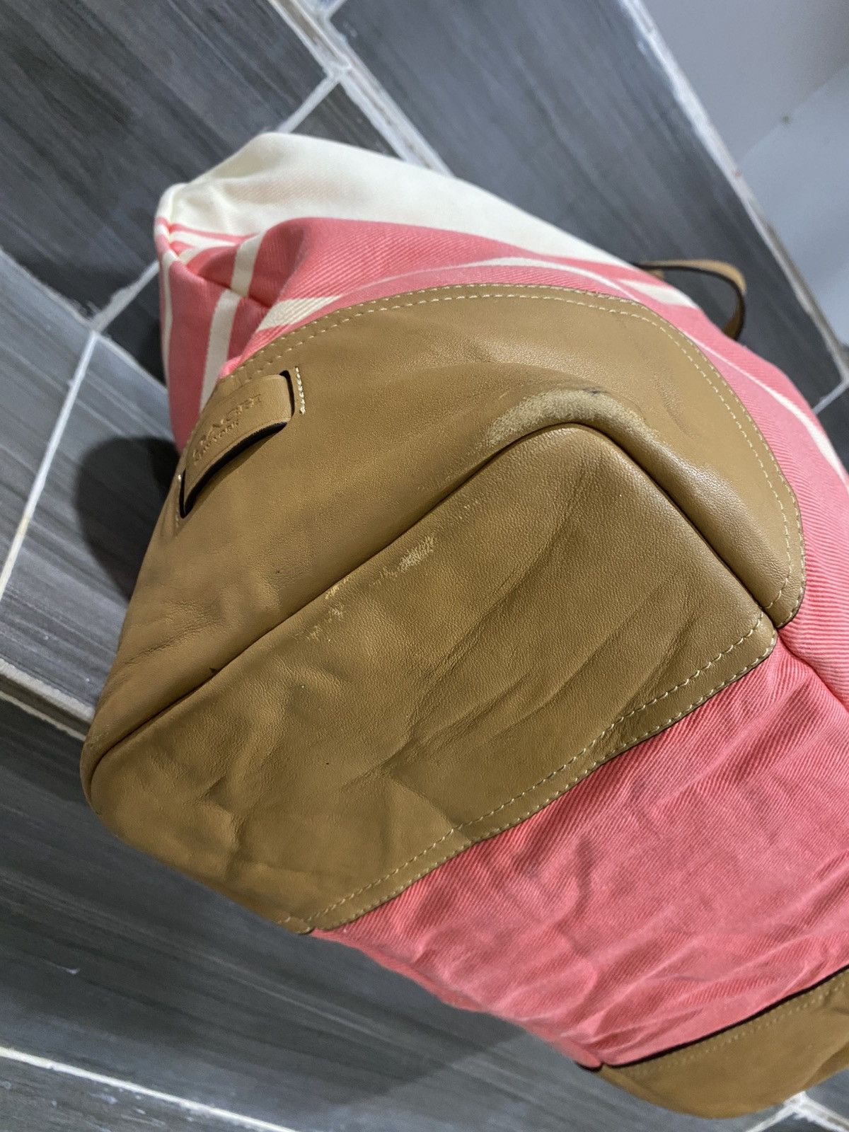 Coach Coach Hadley Variegated Striped Duffle Bag Size ONE SIZE - 8 Thumbnail