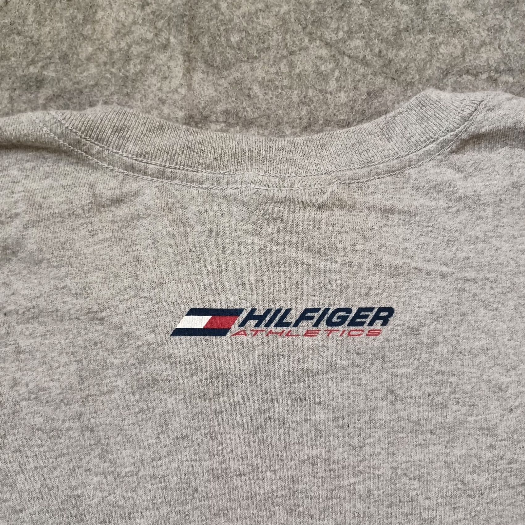 Tommy Hilfiger VINTAGE Tommy Hilfiger T Shirt Large Gray Athletic Logo Graphic Short Sleeve Retro Mens Size US L / EU 52-54 / 3 - 3 Thumbnail