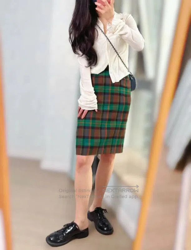 Yves Saint Laurent YSL Green Wool Women's Short Skirt . Size 23" - 4 Thumbnail