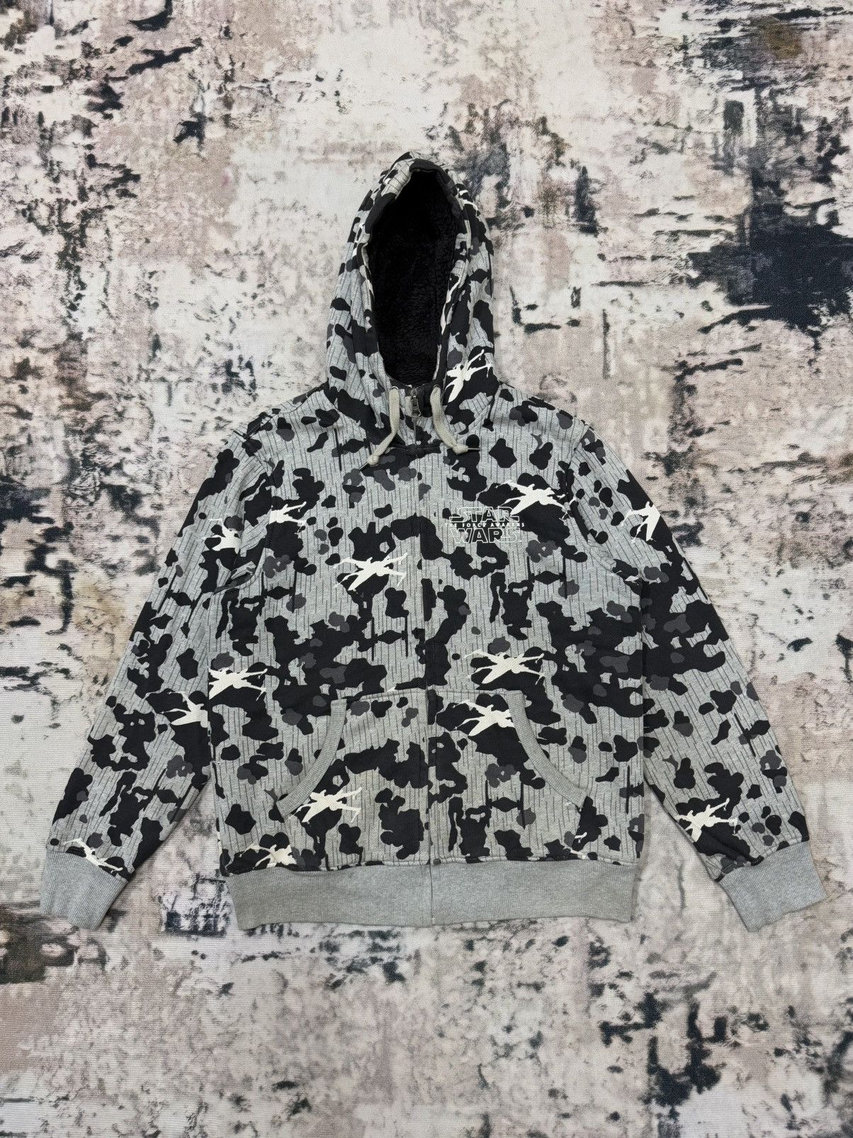 Star Wars × Uniqlo Uniqlo Star Wars The Force Awake Sheerpa ZipUp Sweater Hodie Size US M / EU 48-50 / 2 - 3 Thumbnail