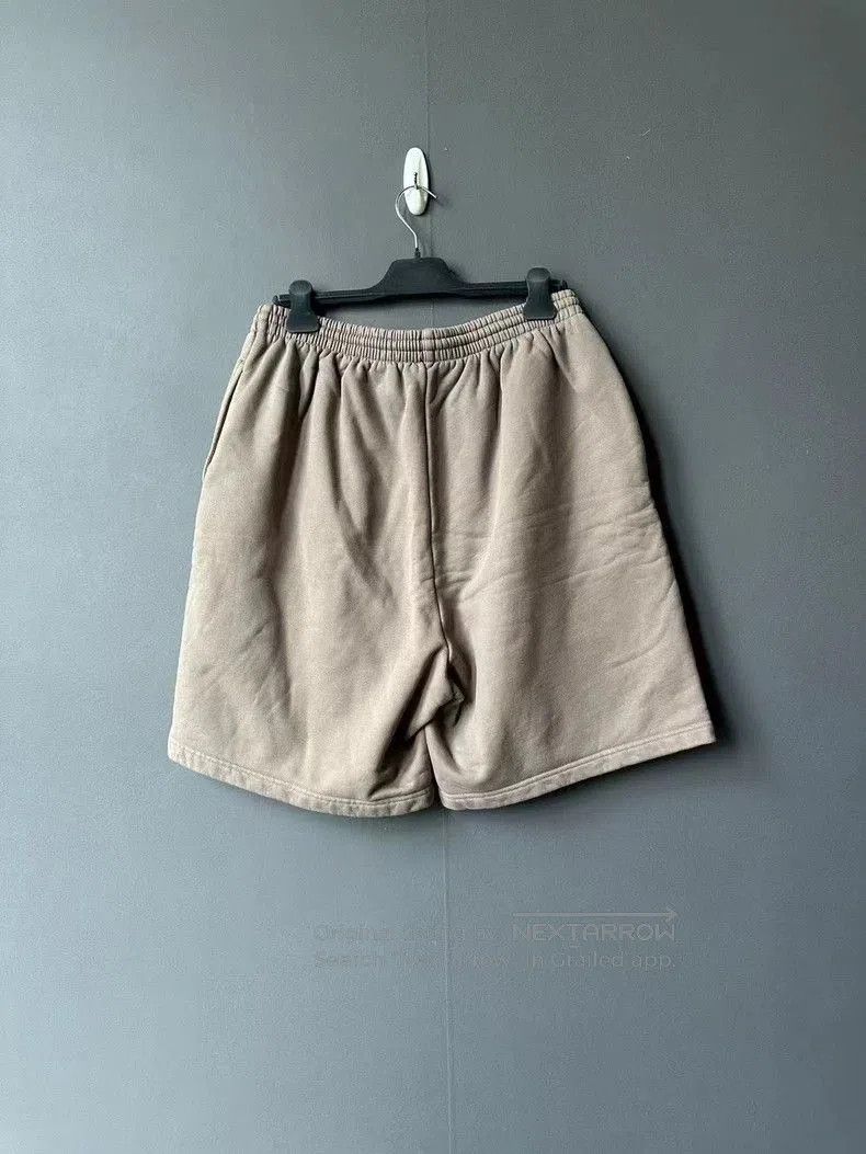 Balenciaga Balenciaga Brown Embroidered Shorts. Size US 26 / EU 42 - 2 Thumbnail