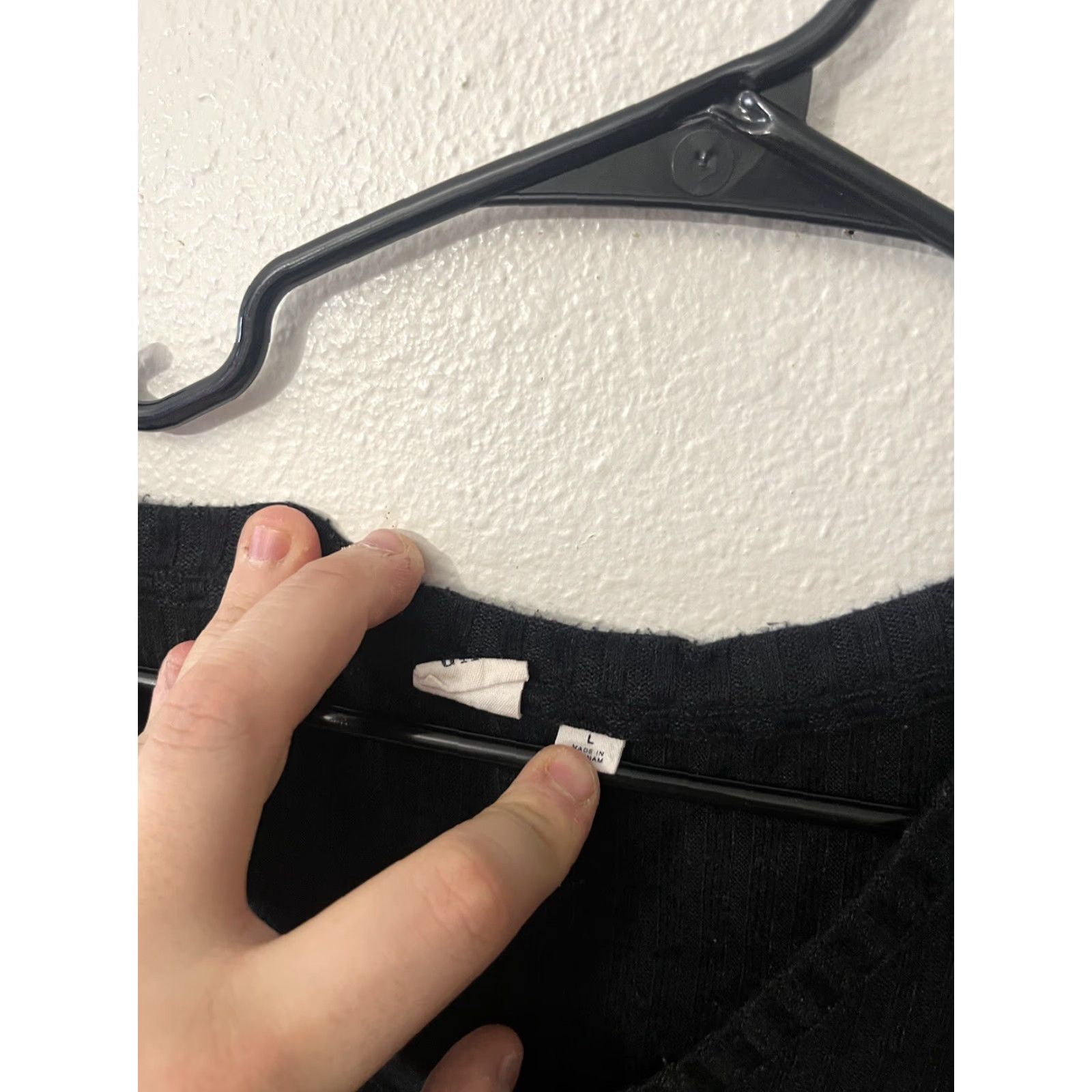 Gap VINTAGE Gap Black Ribbed Sweater Shirt Women Long Sleeve V-Neck L Adult Womens Size L / US 10 / IT 46 - 3 Thumbnail