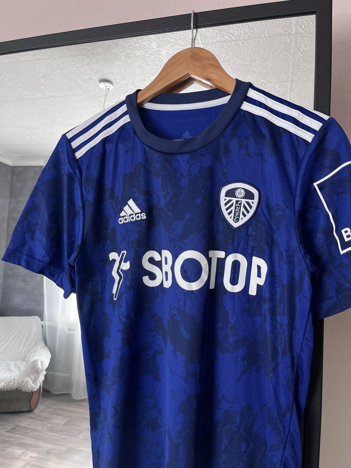 Adidas Adidas Leeds United 2020 2021 Away Shirt Soccer Jersey Size US S / EU 44-46 / 1 - 5 Thumbnail