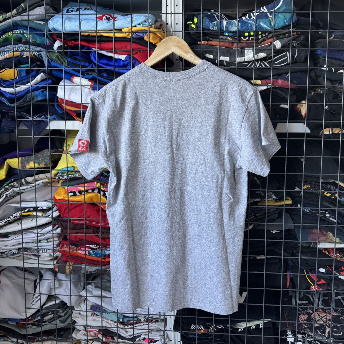 Band Tees Billy Brag One Step Forward Two Steps Back T-shirt Size US M / EU 48-50 / 2 - 6 Thumbnail