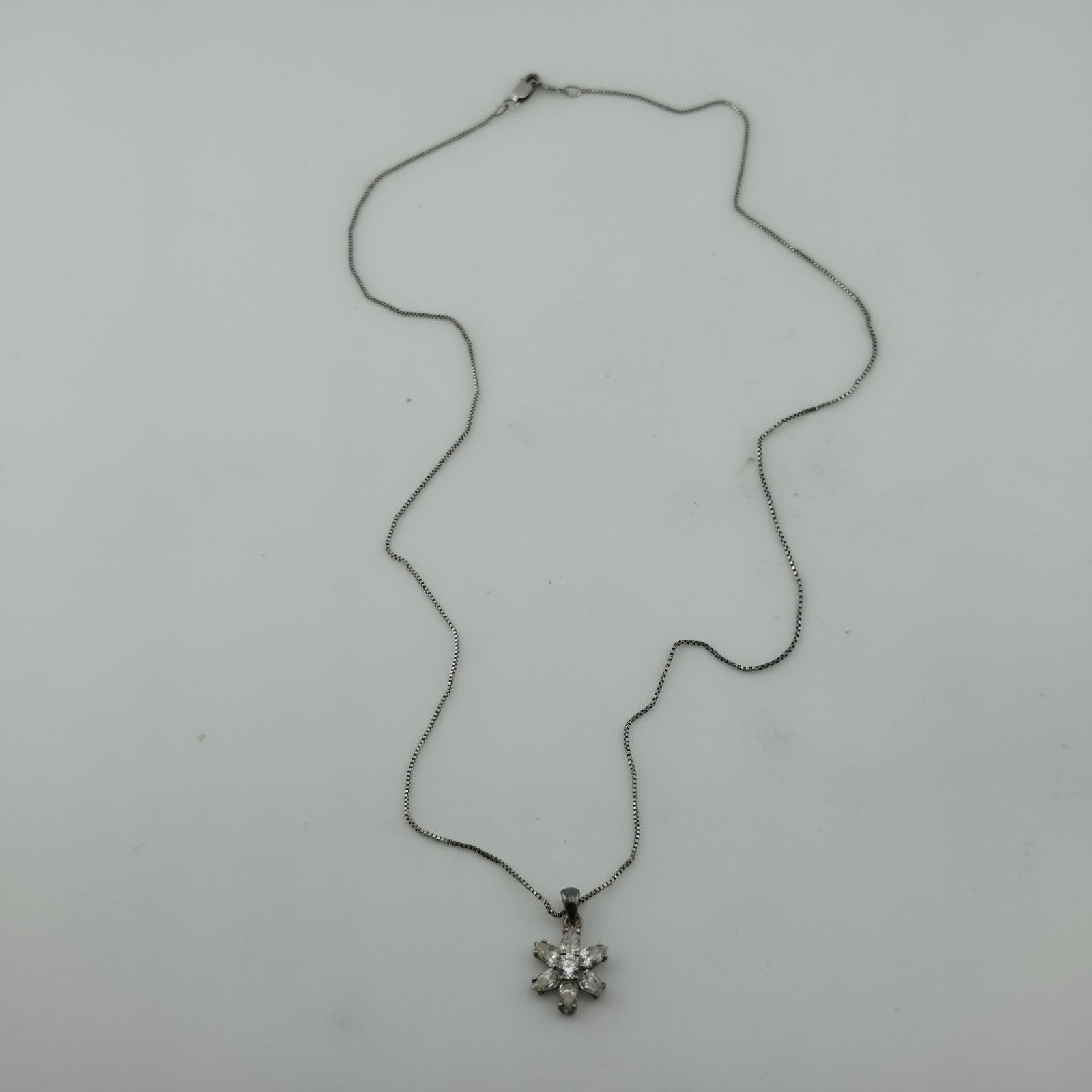 Vintage Sterling Silver 925 CZ Flower Pendant Necklace 18” Dainty Size ONE SIZE - 2 Thumbnail