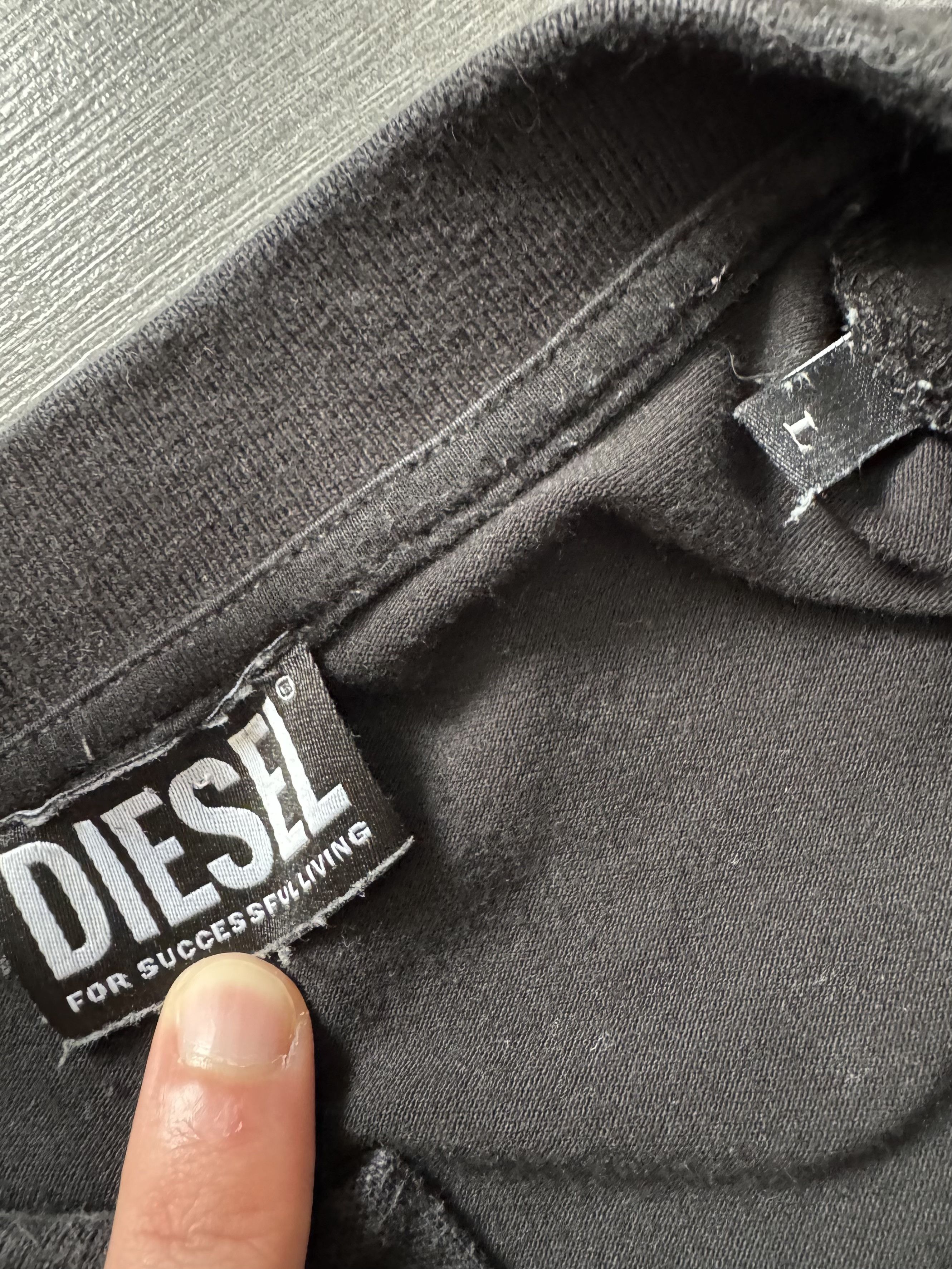 Diesel Vintage Y2K Diesel polo 1/4 tee casual streetwear black Size US L / EU 52-54 / 3 - 5 Thumbnail