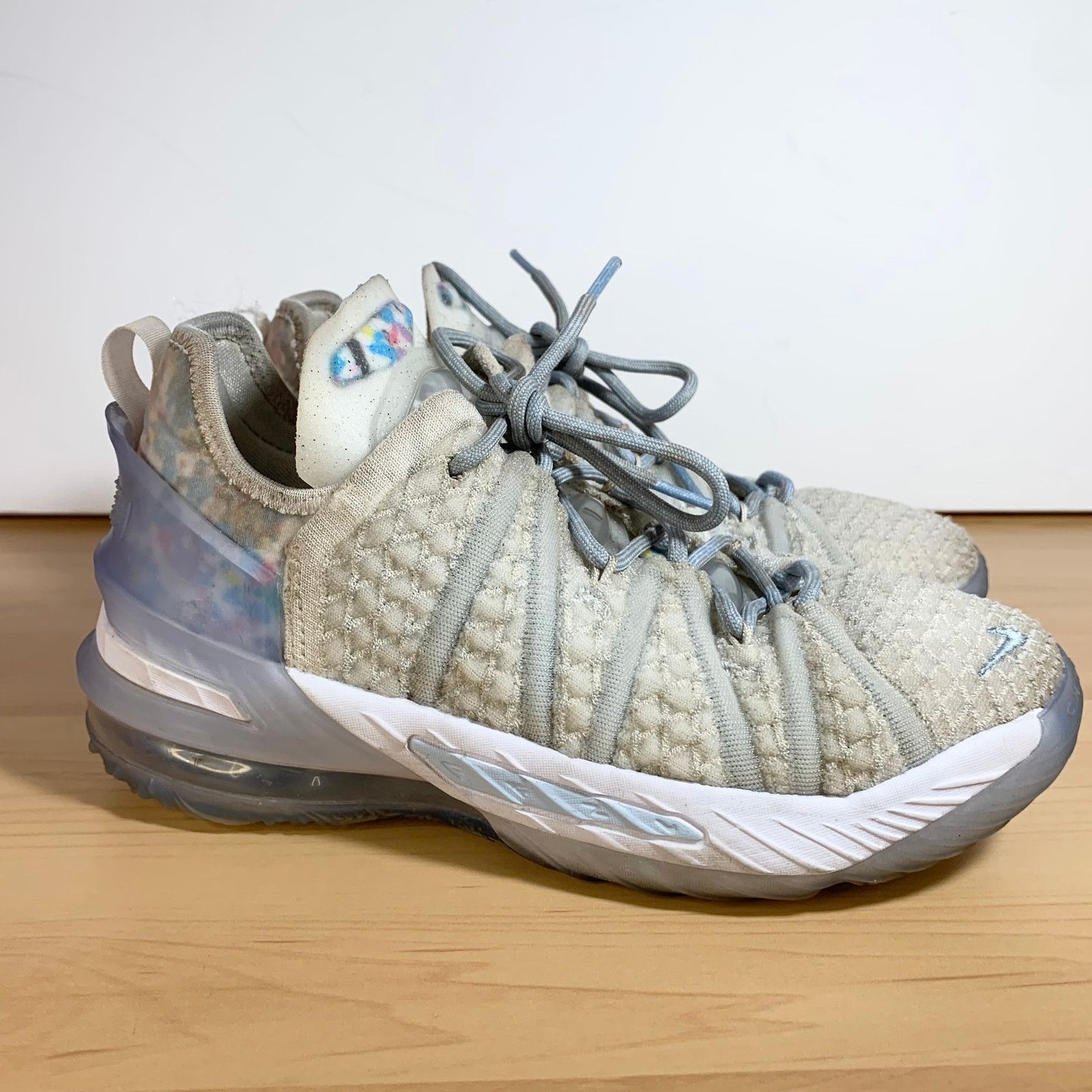 Nike Nike LeBron Size 4Y / 36EU / 5.5Women US Size US 5.5 / IT 35.5 - 1 Thumbnail
