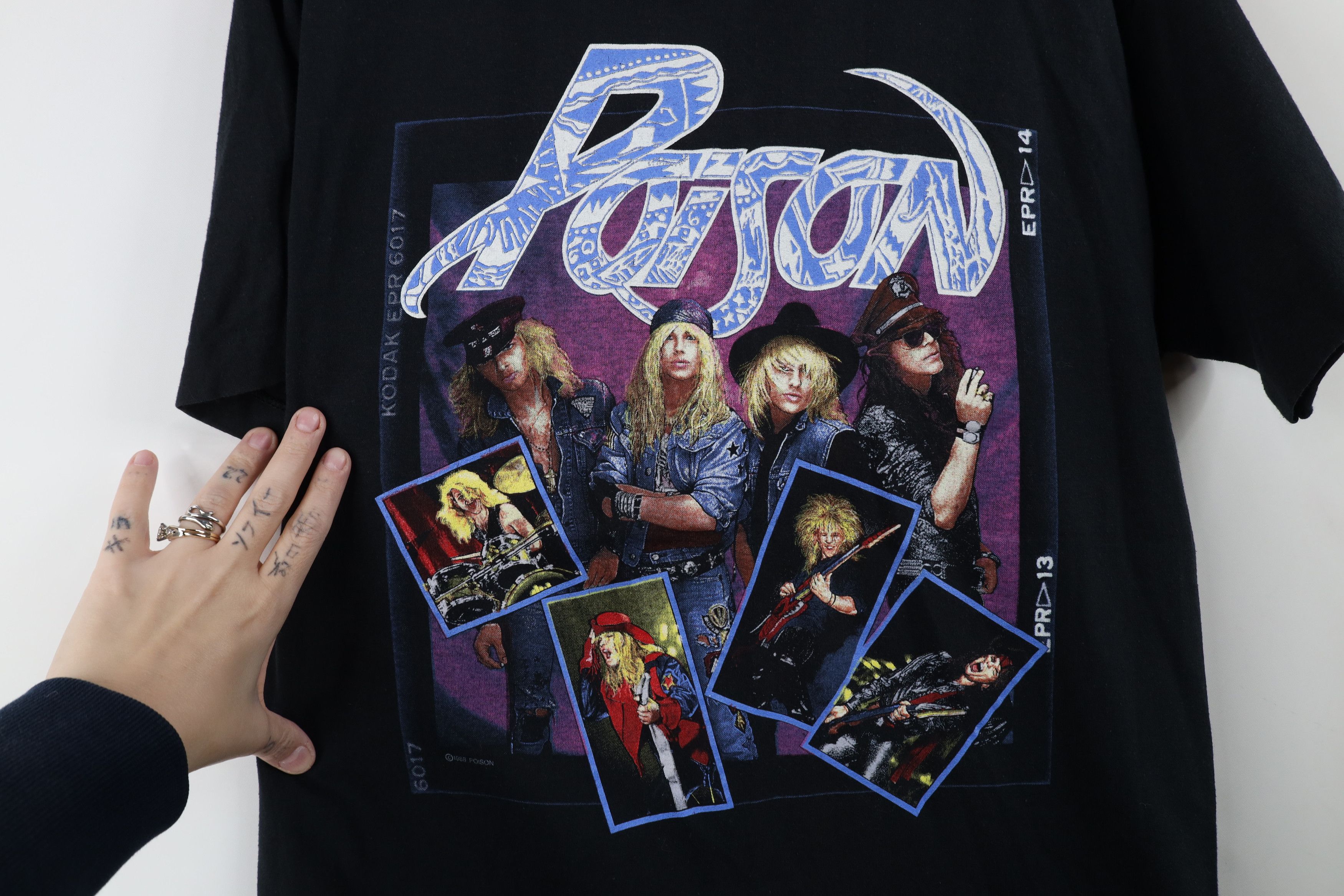 Vintage Vintage 80s Open Up and Say Ahh Tour P oison Band T-Shirt Size L / US 10 / IT 46 - 7 Thumbnail
