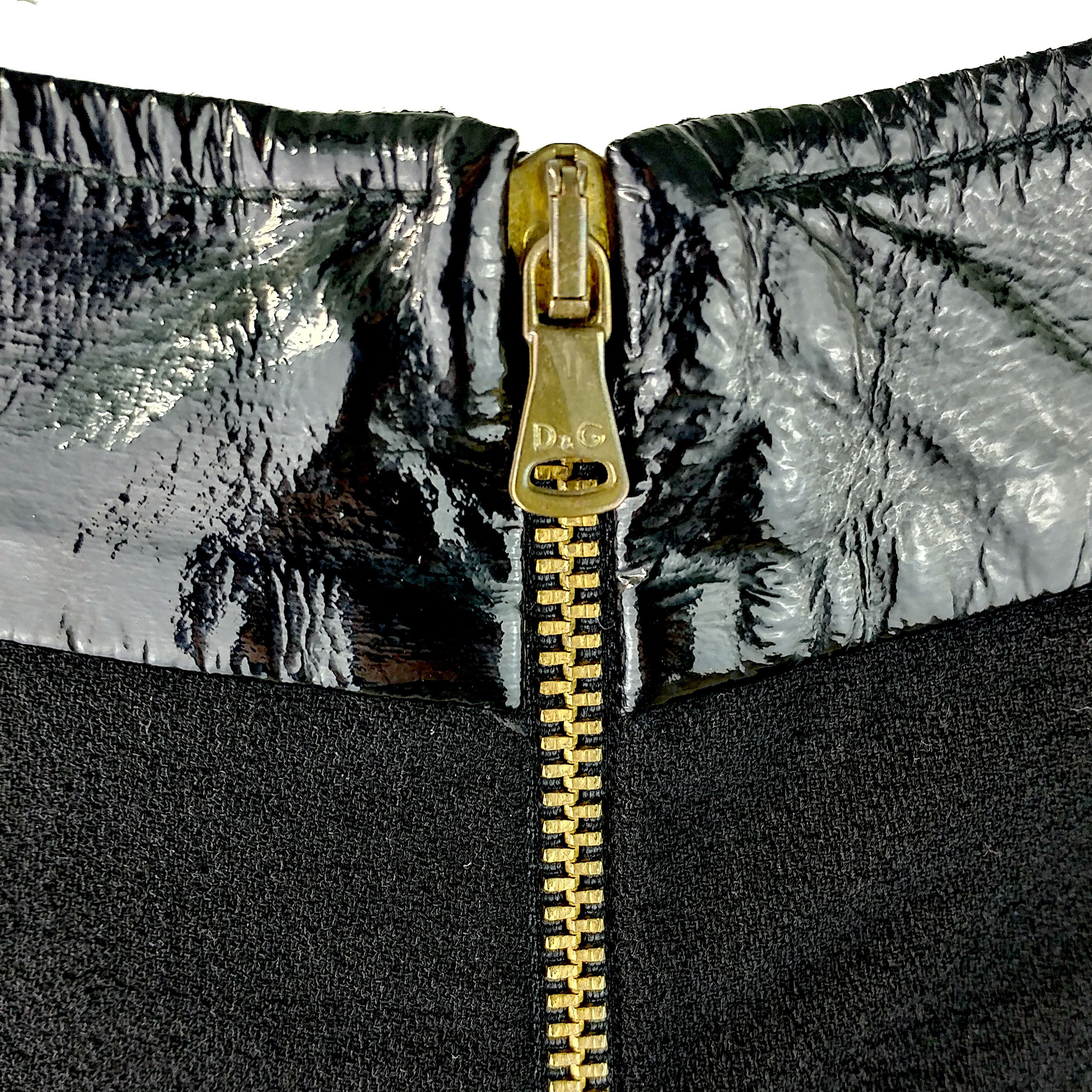 Dolce & Gabbana Y2K Black Wool Pencil Skirt w/ Patent Waistband Size 28" / US 6 / IT 42 - 4 Thumbnail