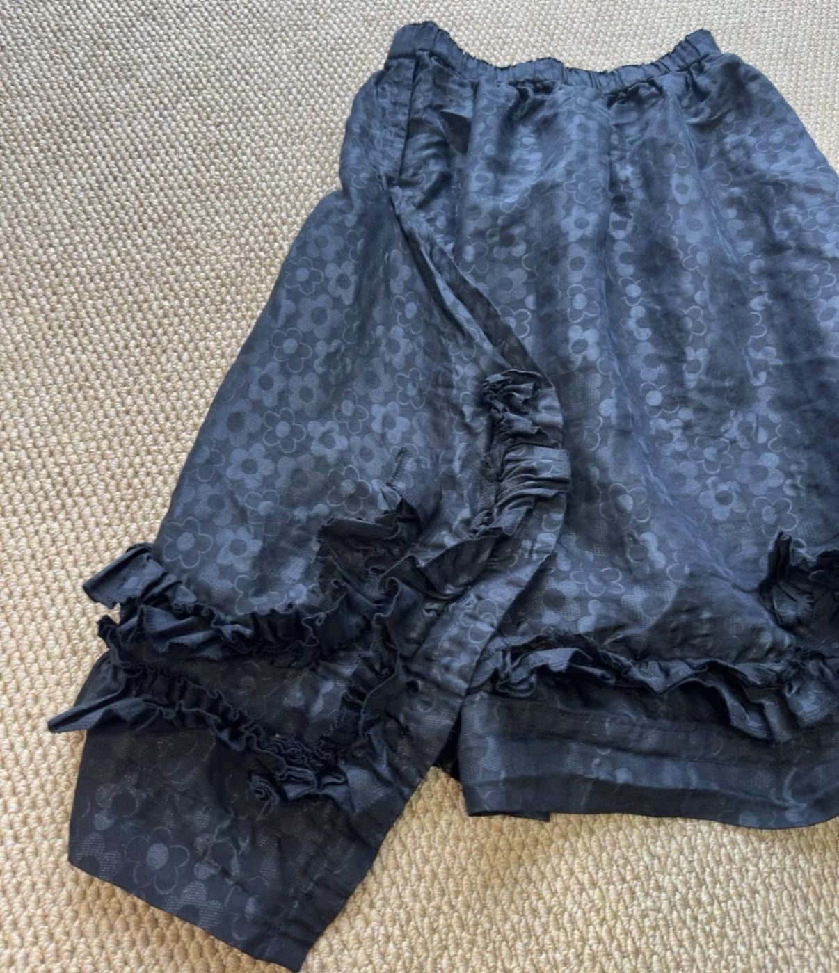 Comme des Garcons Comme des Garçons Floral Jacquard Ruffle Irregular Skirt K23 Size 24" / US 00 / IT 34 - 5 Thumbnail