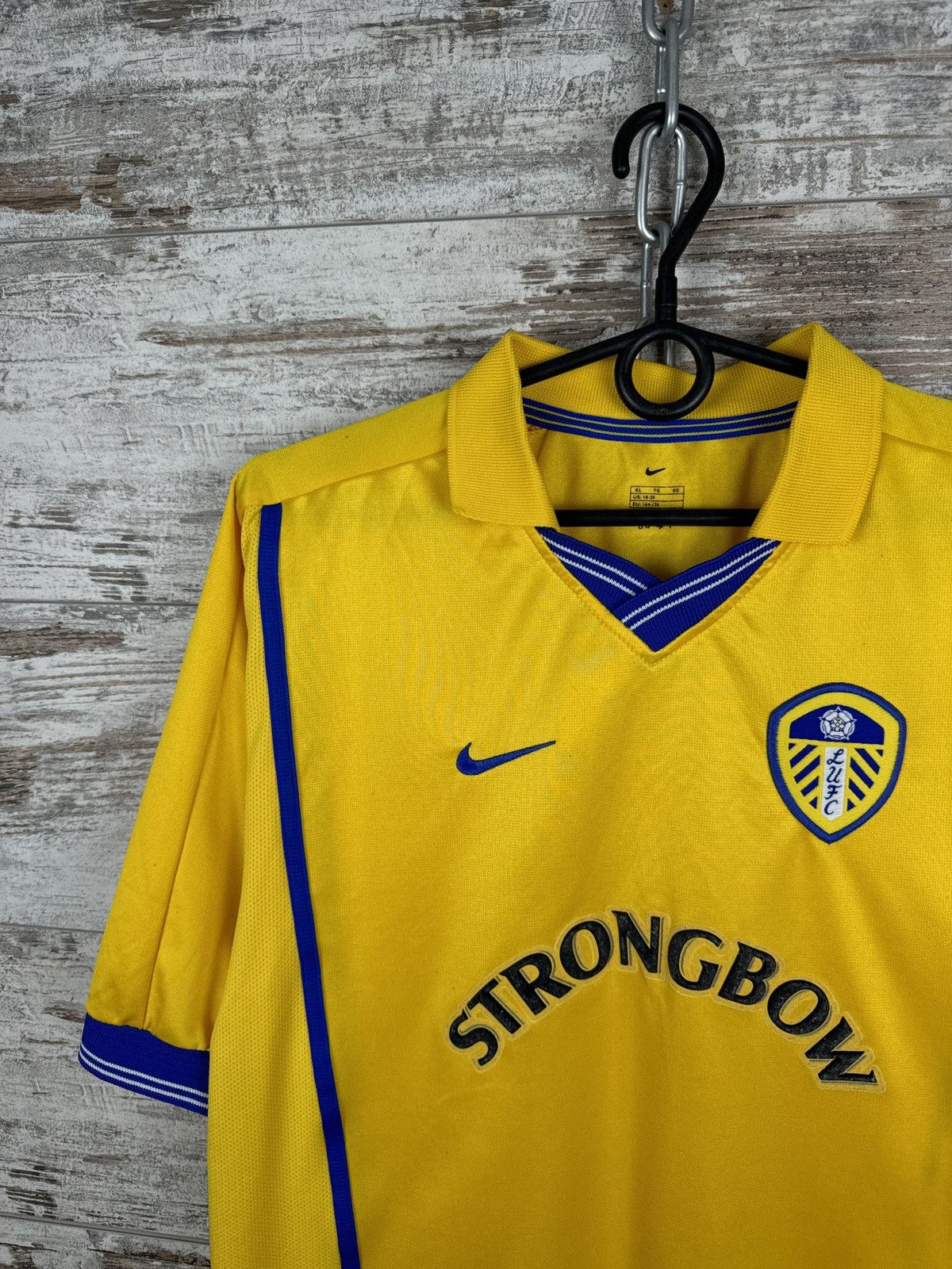 Nike × Vintage Mens Vintage Nike Leeds United FC 2000-02 T-shirt jersey Size US S / EU 44-46 / 1 - 3 Thumbnail