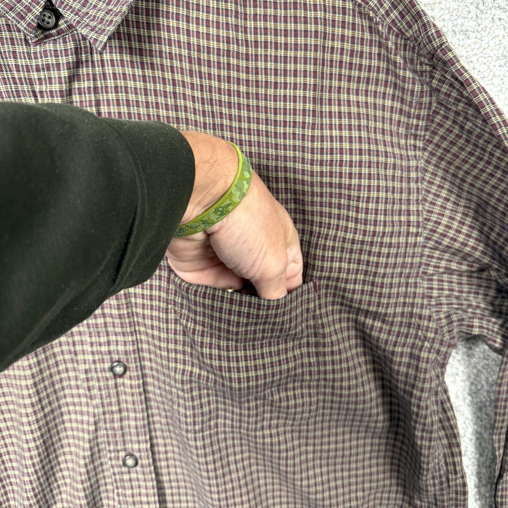 American Eagle Outfitters VINTAGE American Eagle Outfitters Button-Up Shirt Mens M Maroon Tan Plaid 90s Grunge Retro Button-Down Collared 100% Cotton Long Sleeve Pocketed Size US M / EU 48-50 / 2 - 2 Thumbnail