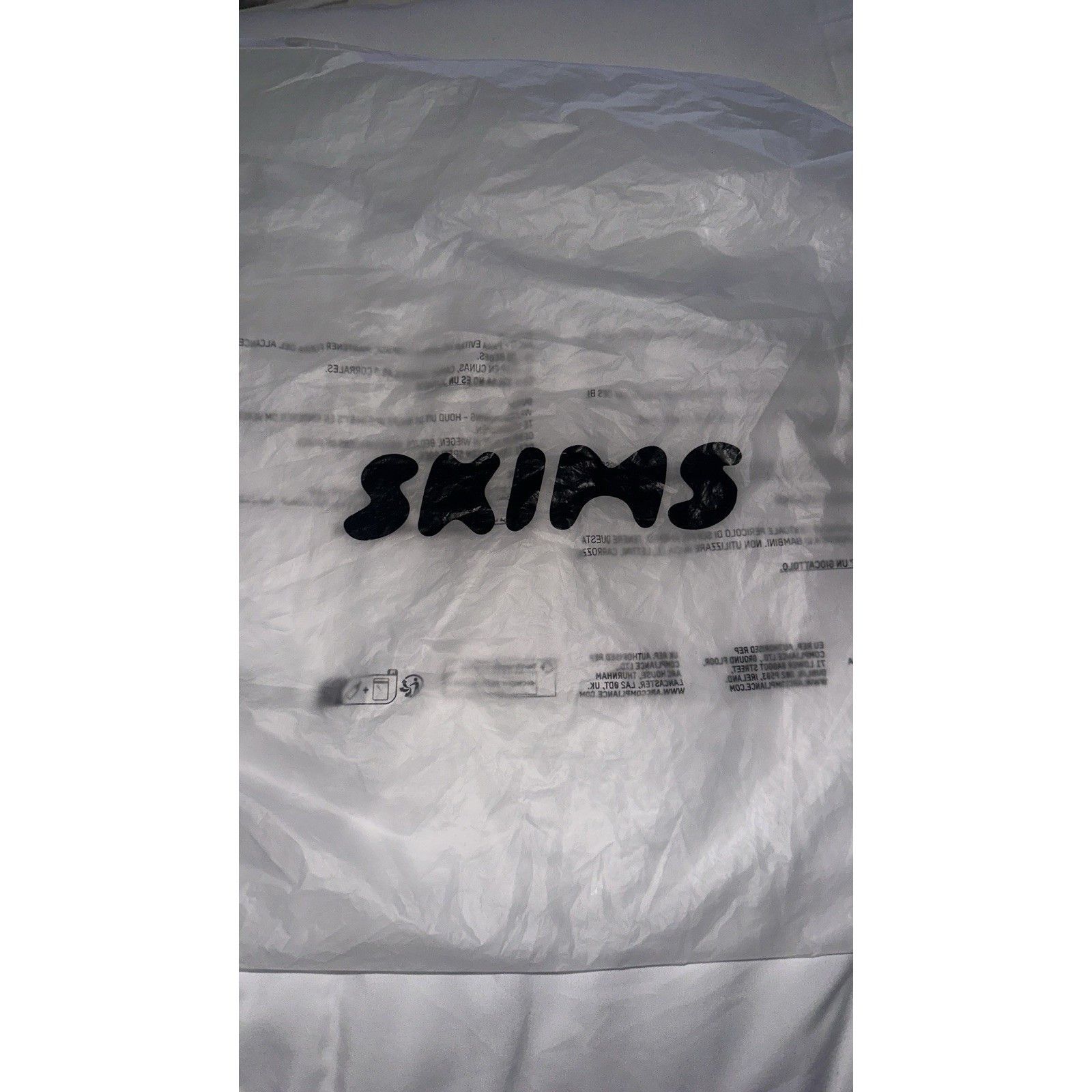 SKIMS NWT SKIMS FITS EVERYBODY STRAPLESS BRA Size ONE SIZE - 7 Thumbnail