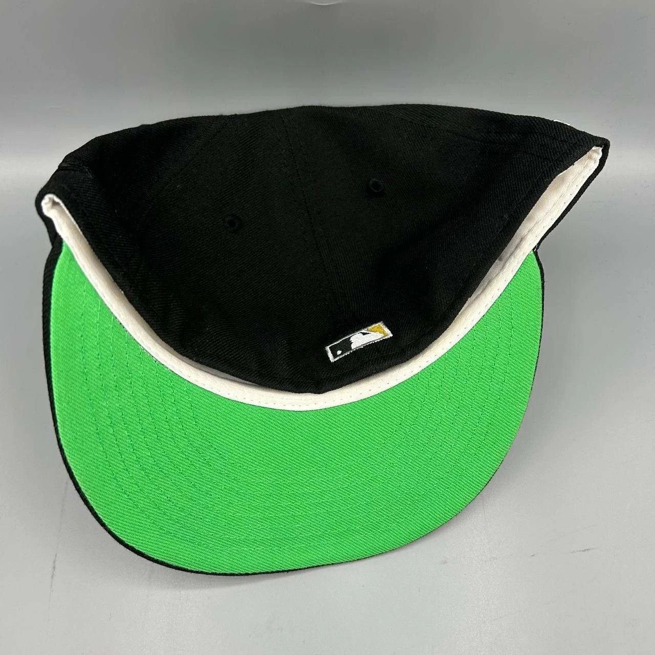 New Era Chicago Cubs Hat Men 7 3/8 Black Green MLB Fitted Cap Size ONE SIZE - 5 Thumbnail