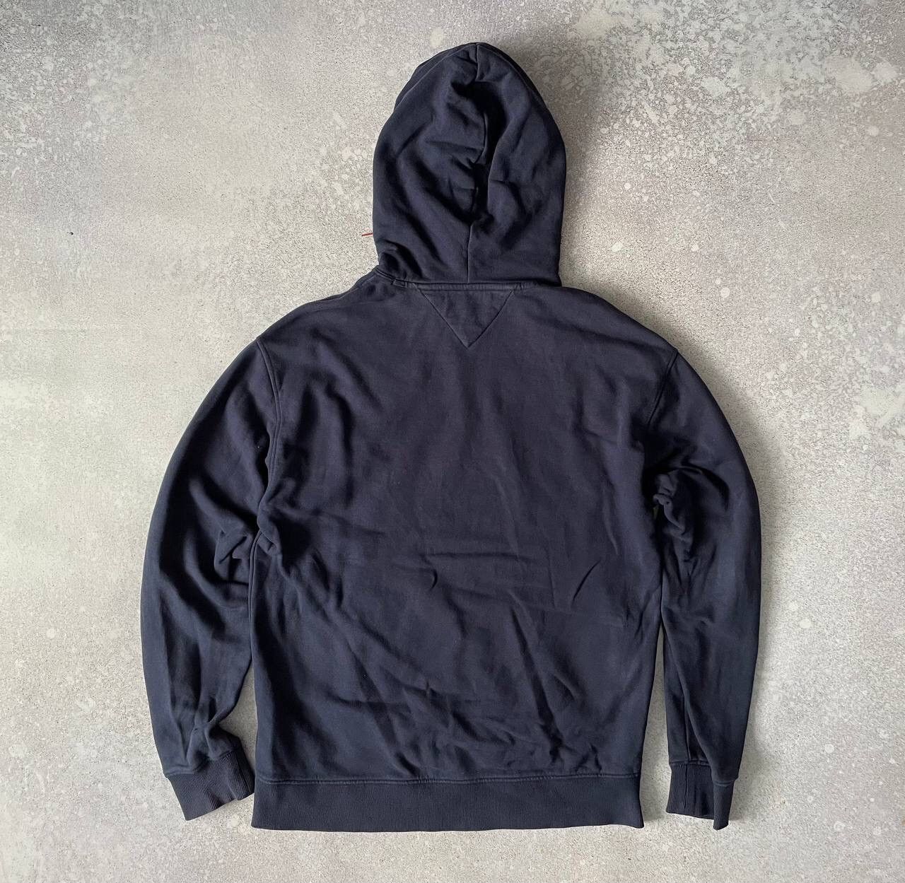 Tommy Hilfiger × Vintage Vintage Tommy Hilfiger Hoodie Big Central Logo Y2K Rare Size US L / EU 52-54 / 3 - 4 Thumbnail
