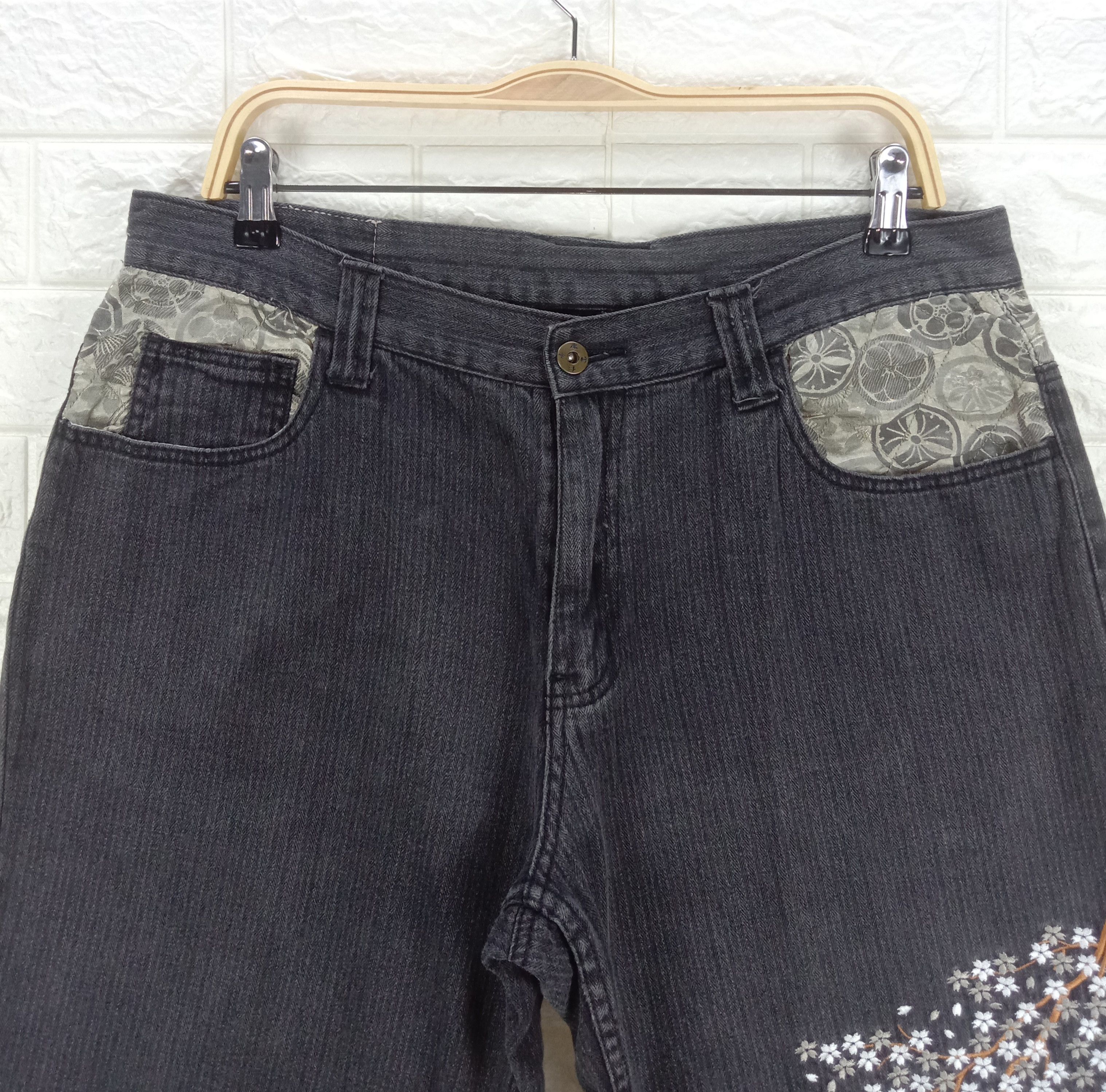Japanese Brand Vintage Karakuri Tamashi Embroidery Infinity Sukajan Jeans Size US 35 - 2 Thumbnail