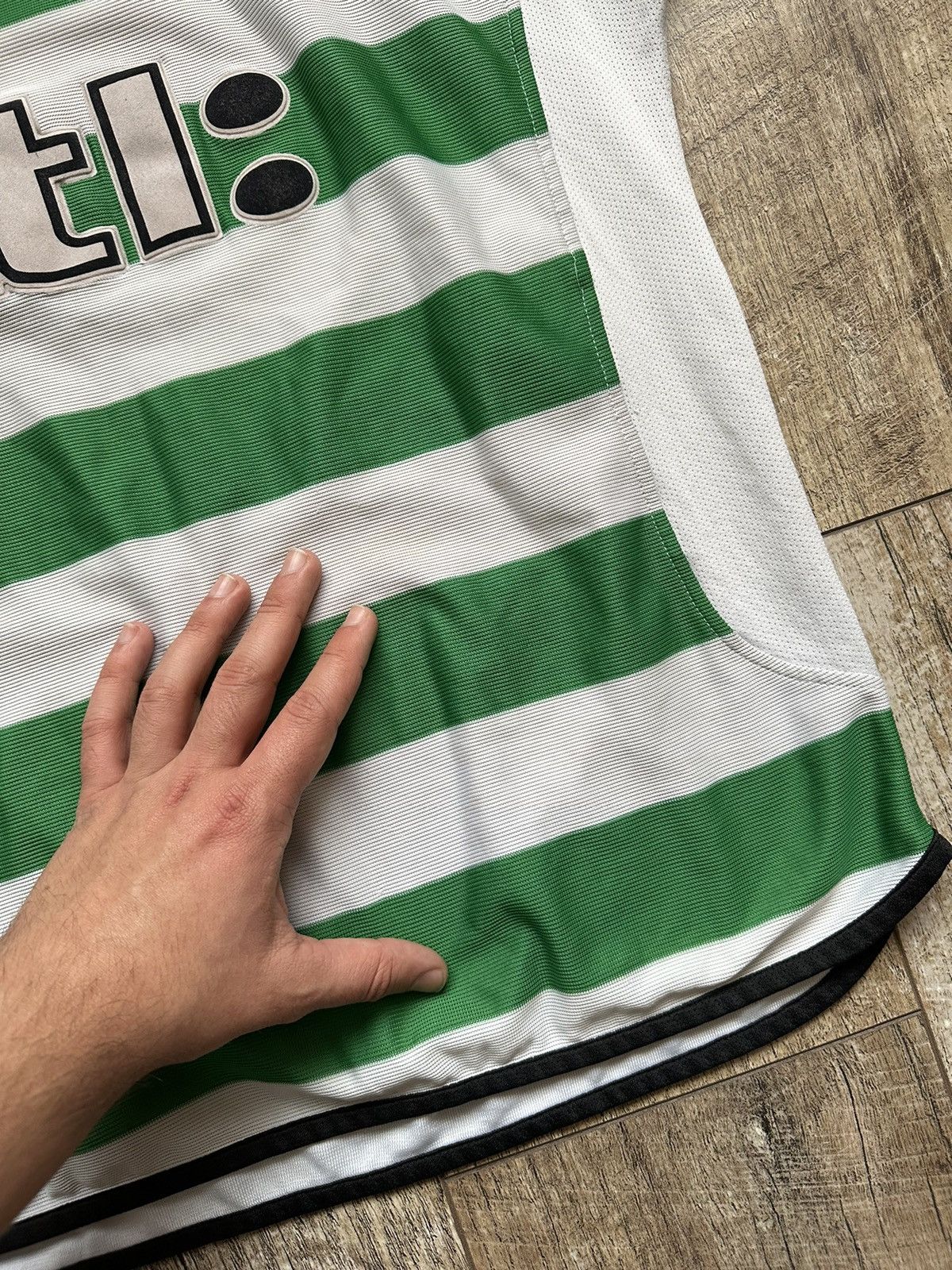 Umbro 2001/02 Umbro Celtic FC Distressed Vintage Home Jersey Size US L / EU 52-54 / 3 - 12 Thumbnail