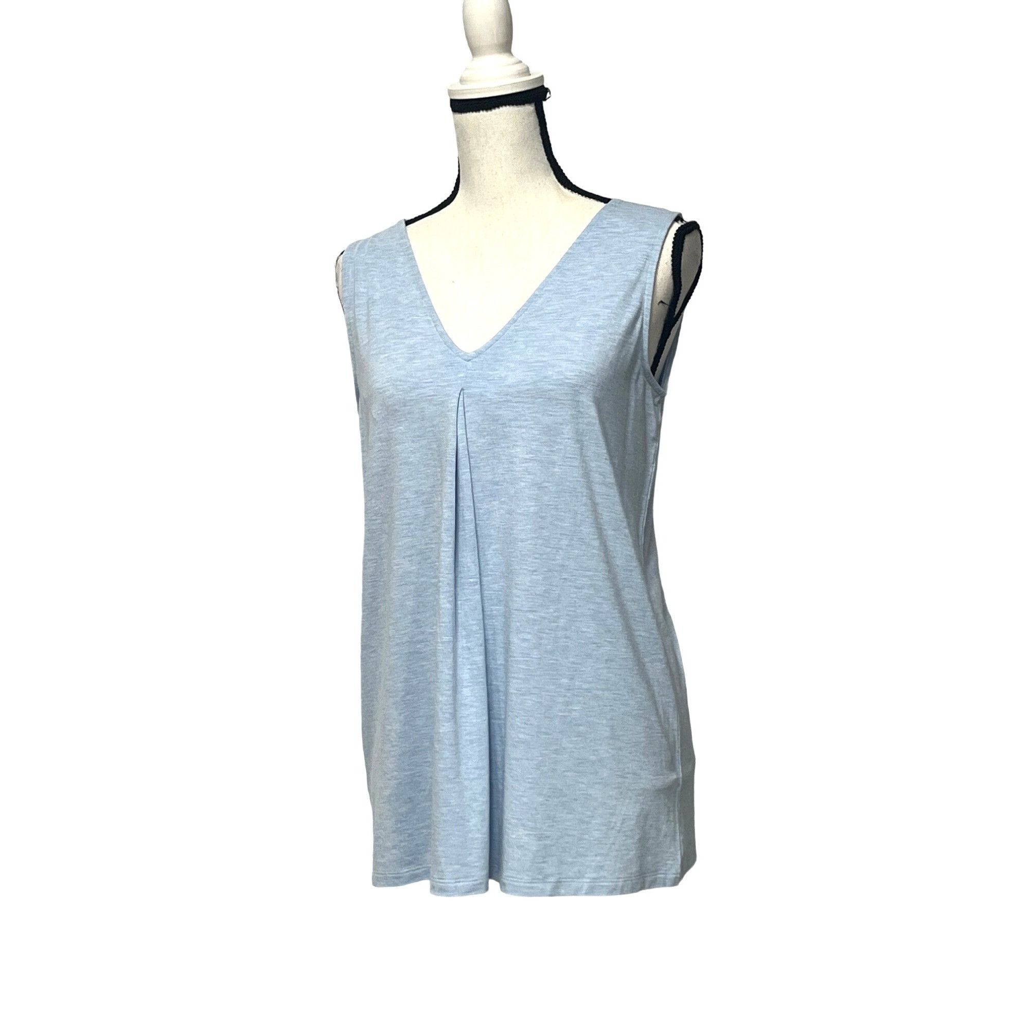 Tommy Bahama Tommy Bahama Kauai Jersey Double-V Tank Top, Light Blue Heat Size XS / US 0-2 / IT 36-38 - 1 Thumbnail