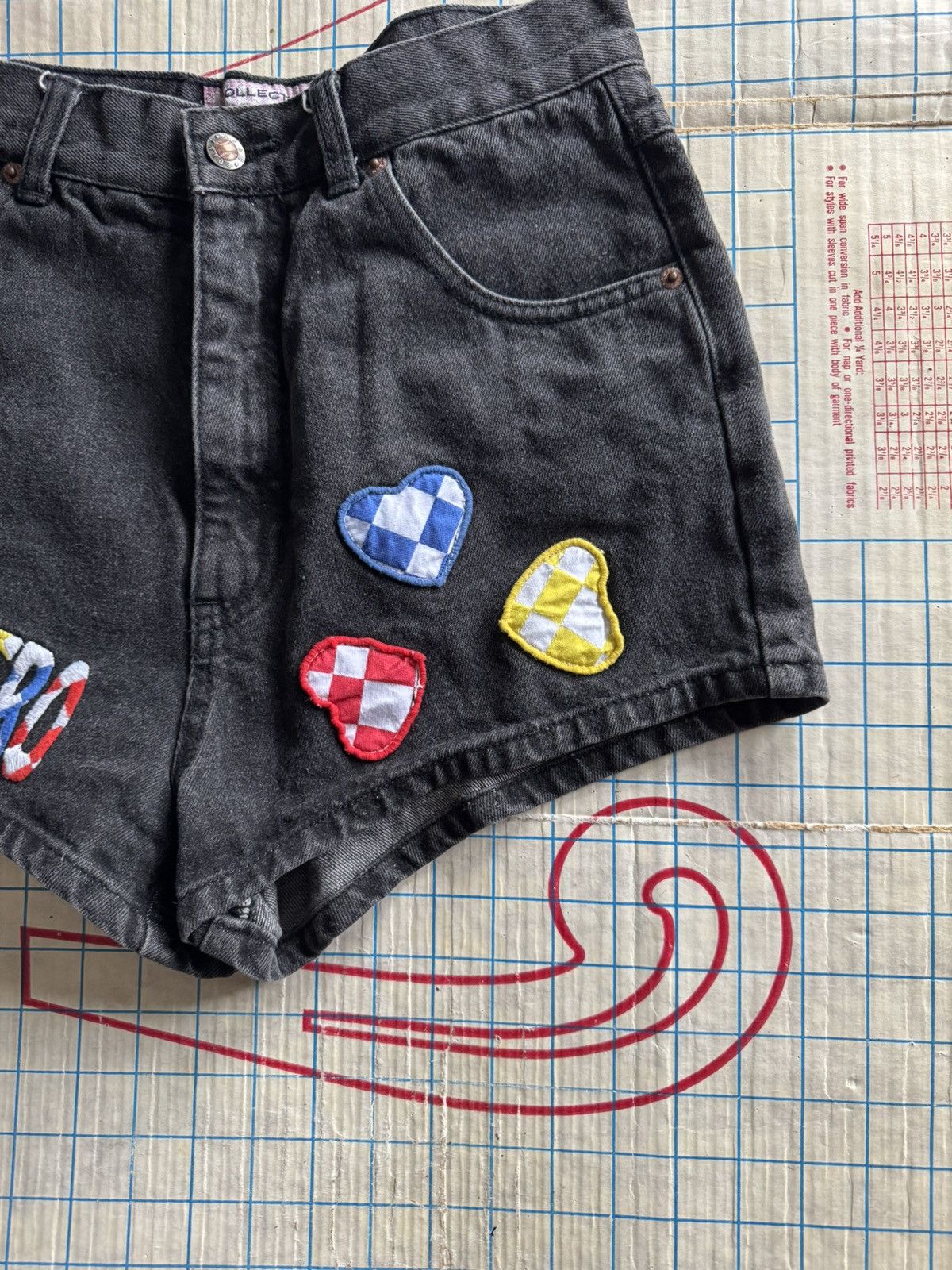 Point Zero × Vintage Vintage Point Zero x Nicole Benisti Women’s Jean Shorts Size 29" - 4 Thumbnail