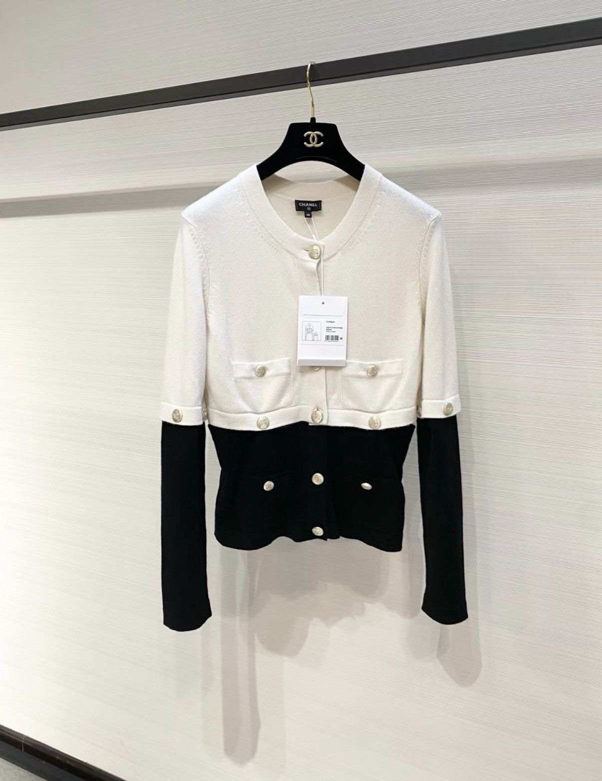 Chanel Chanel Cashmere Cardigan Versatile J33 Size XS / US 0-2 / IT 36-38 - 1 Thumbnail
