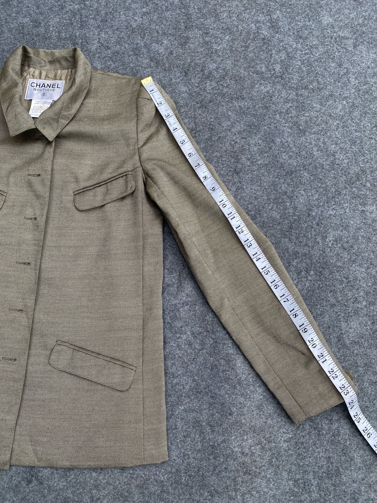 Chanel Chanel boutique missing button jacket Size XS / US 0-2 / IT 36-38 - 22 Thumbnail