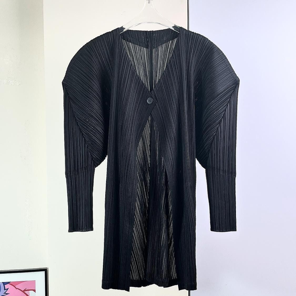 Pleats Please Issey Miyake Pleats Please Issey Miyake Pleated Button Up Size 3 Size M / US 6-8 / IT 42-44 - 1 Thumbnail