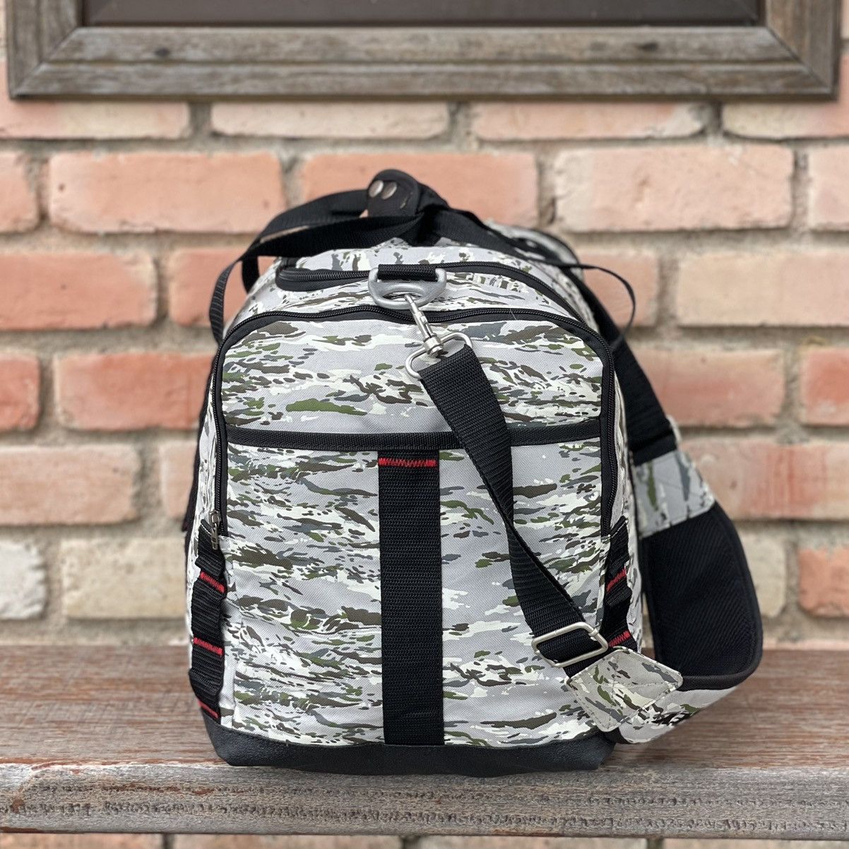 Oakley Oakley Camouflage Duffle/Travel Bag Size ONE SIZE - 8 Thumbnail