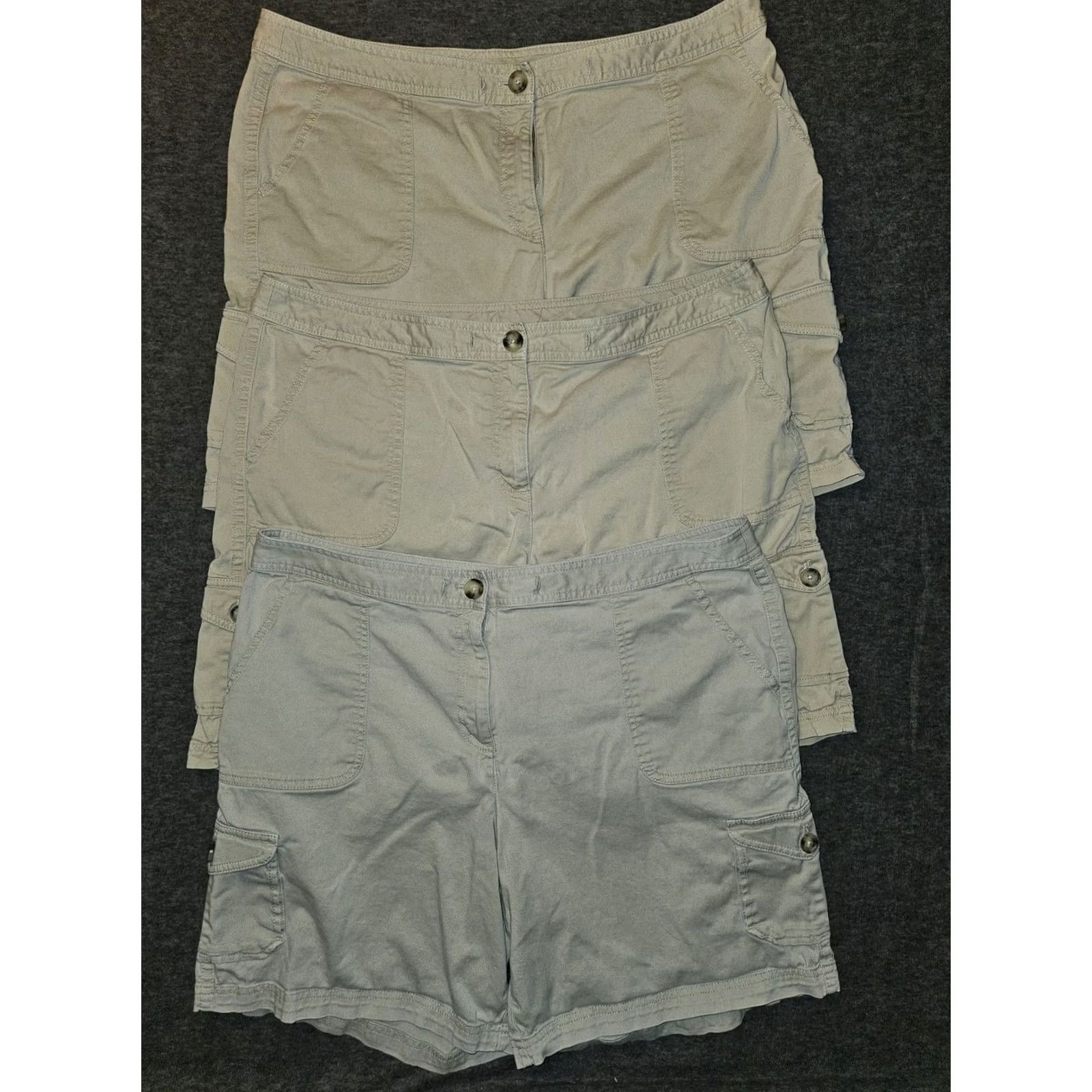 Vintage VINTAGE L.L. Bean Cargo Shorts Women's 20 Regular Favorite Fit Lot of 3 Beige Khaki Gray Shipping? Size 42" / US 20 - 6 Thumbnail