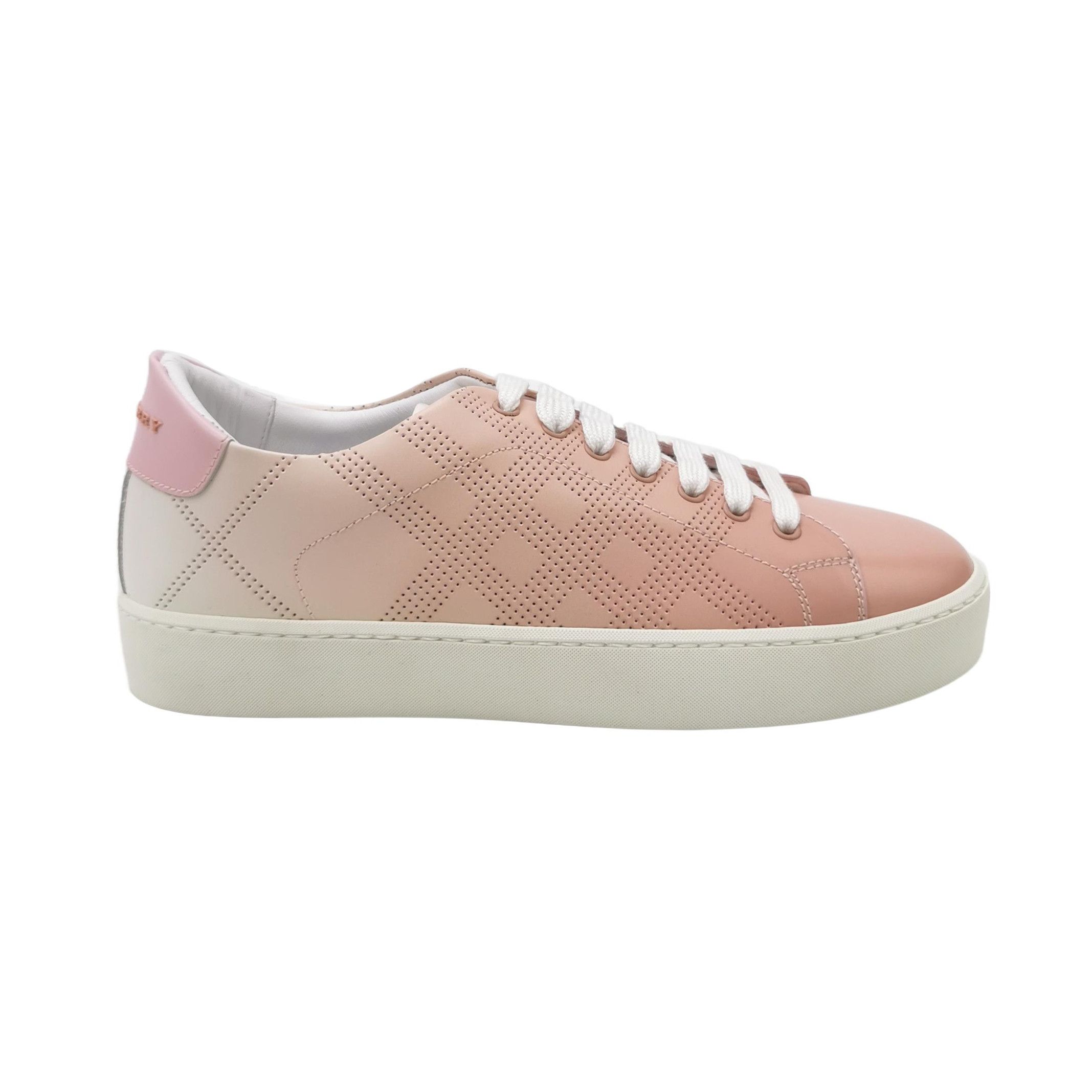 Burberry Burberry Women 5 Lowtop Sneakers Size US 5 / IT 35 - 1 Thumbnail