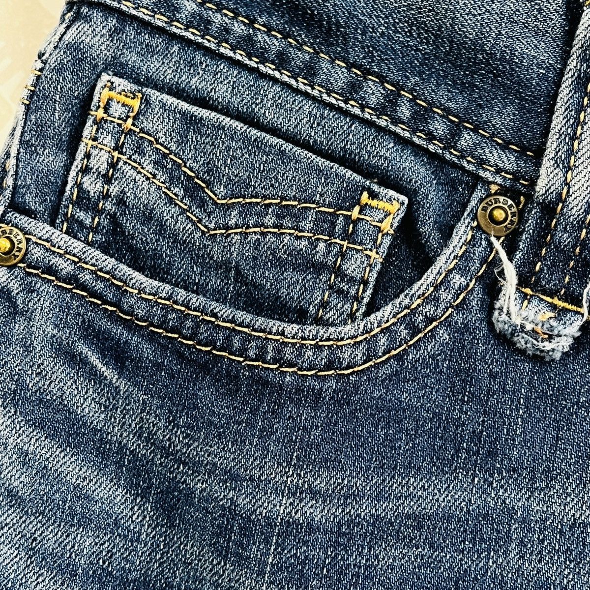 Burberry Vintage Burberry Italy Denim Jeans Size 34" / US 12 / IT 48 - 11 Thumbnail