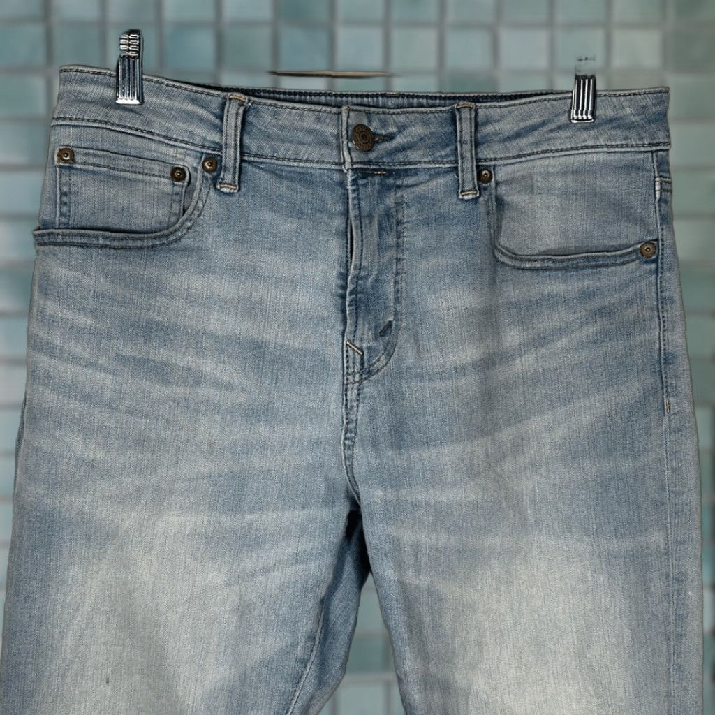 Vintage American Eagle Athletic Jeans Mens 33 x 32 Light Wash Next Level Flex Stretch Size US 33 - 1 Thumbnail