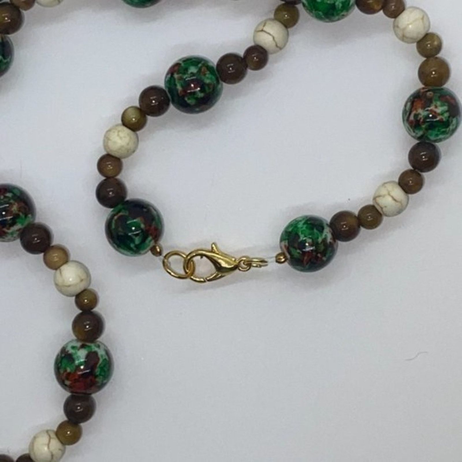 Handmade Handmade Beaded Brown & Green Elephant Necklace Size ONE SIZE - 9 Thumbnail