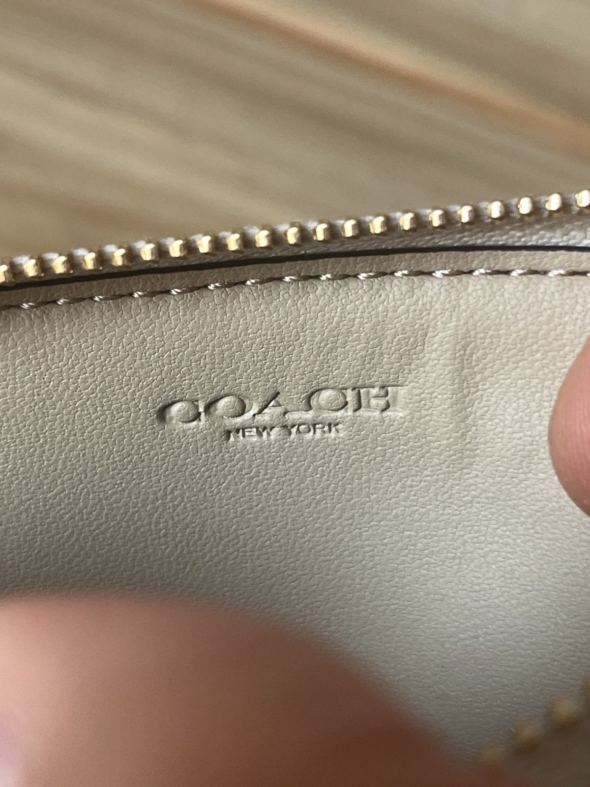Coach Coach zip card case with strawberry printed Size ONE SIZE - 7 Thumbnail