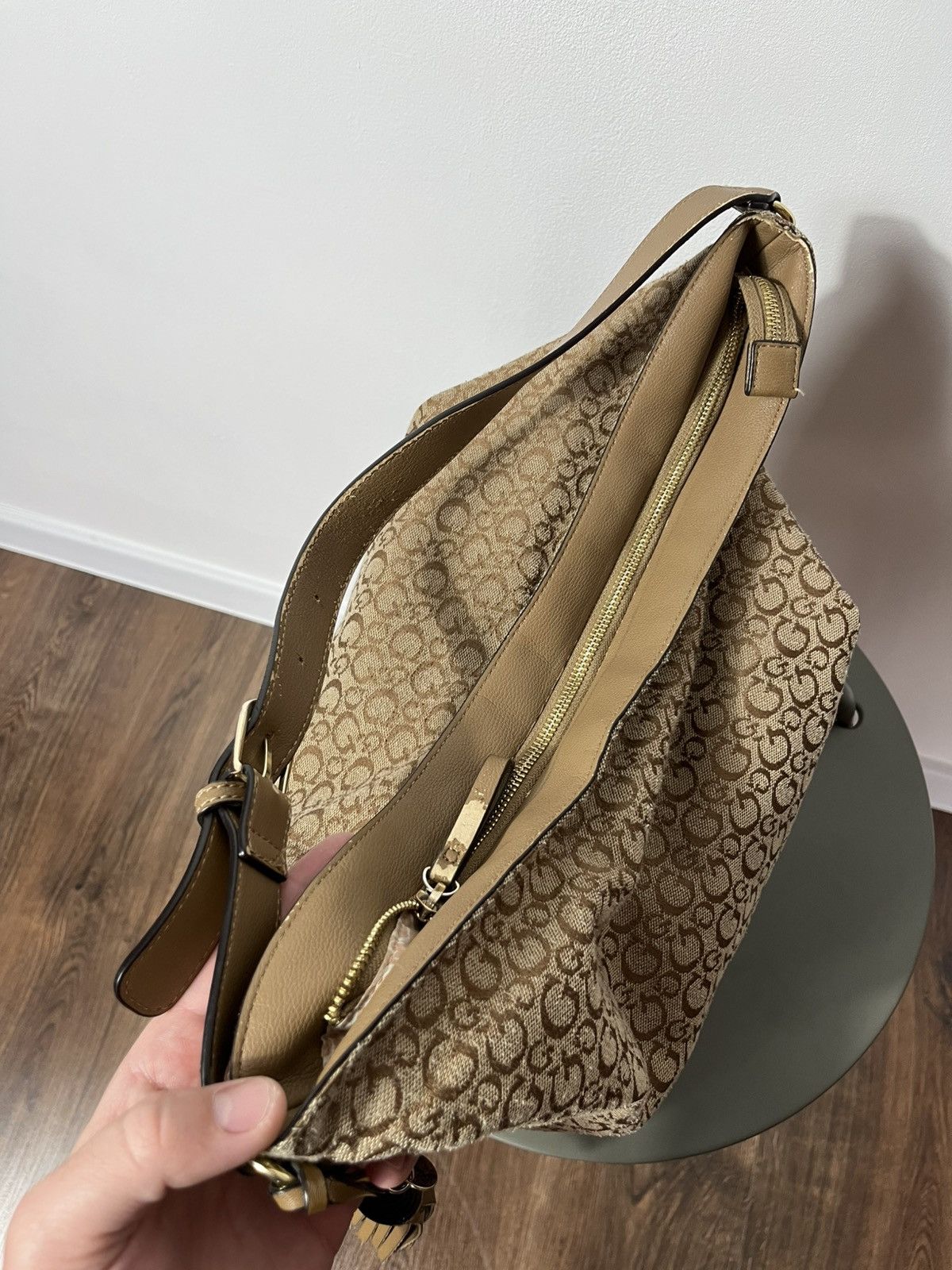 Guess × Vintage Y2K GUESS Monogram Shoulder Bag with Adjustable Strap Size ONE SIZE - 8 Thumbnail