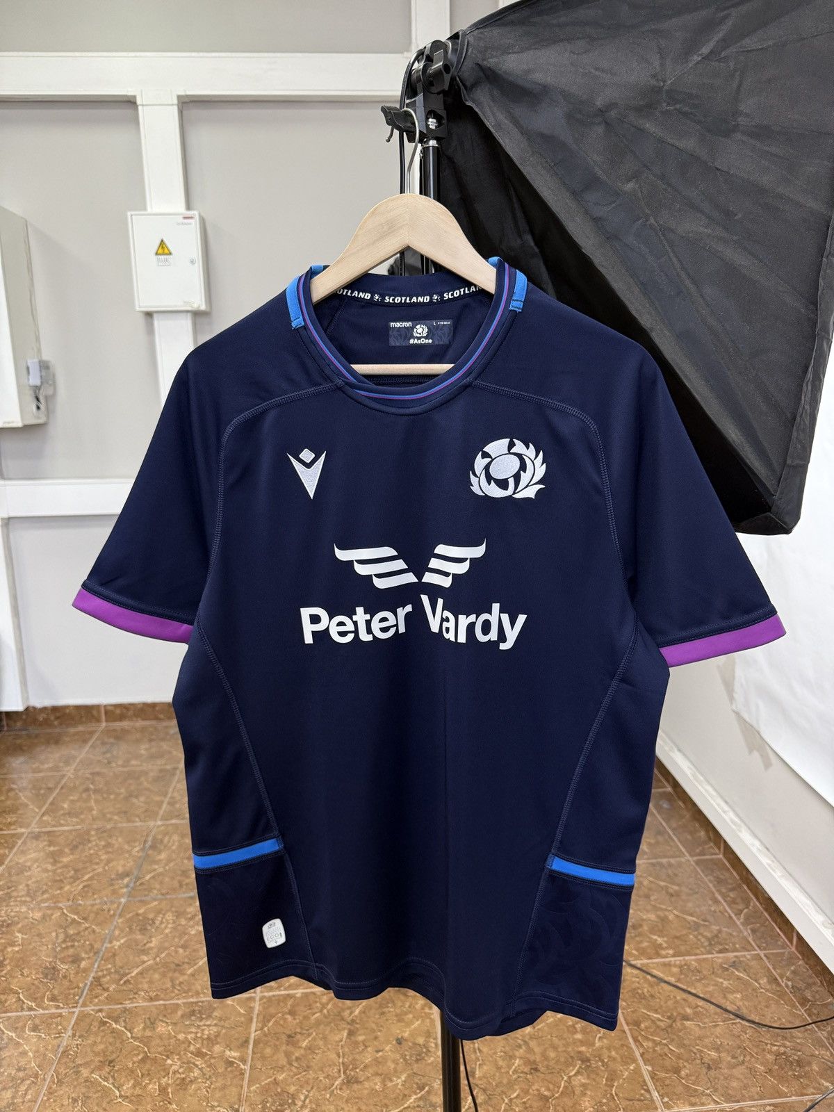 Macron 🏴󠁧󠁢󠁳󠁣󠁴󠁿2020 Macron Scotland National Rugby Team Peter Vardy Jersey Size US L / EU 52-54 / 3 - 1 Thumbnail