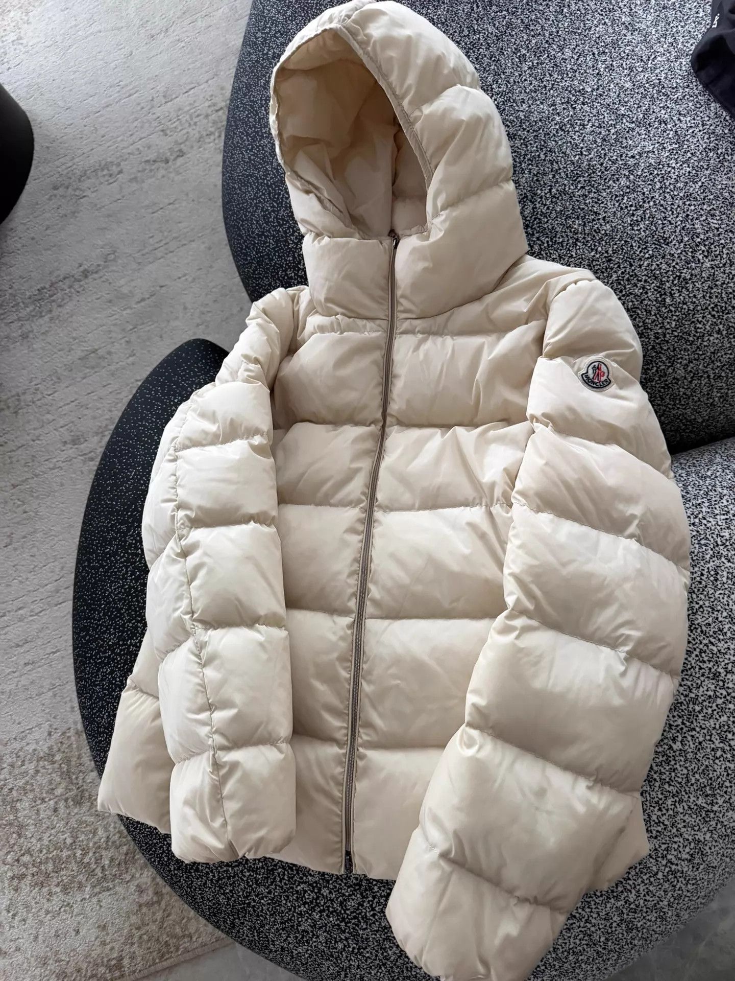 Moncler Moncler Ivory Puffer Jacket 3 (Good Condition) Size L / US 10 / IT 46 - 3 Thumbnail