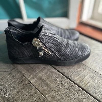Stuart Weitzman STUART WEITZMAN $399 Women Lasered Leather Slip-on Rumpus Te Size US 9 / IT 39 - 3 Thumbnail