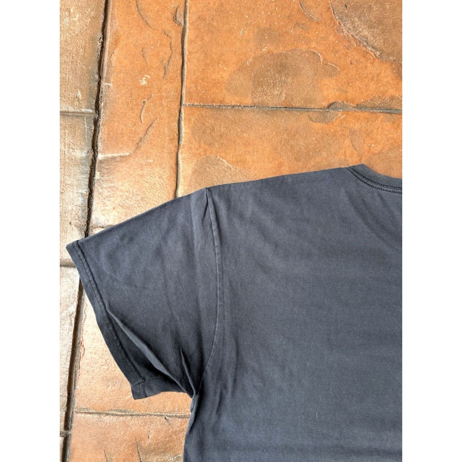 Liquid Blue Liquid Blue Dark Side Of The Moon Tour Concert T-Shirt XL Navy Black Crew Neck Short Sleeve Mens Rock Band Logo 2010s Size US XL / EU 56 / 4 - 5 Thumbnail