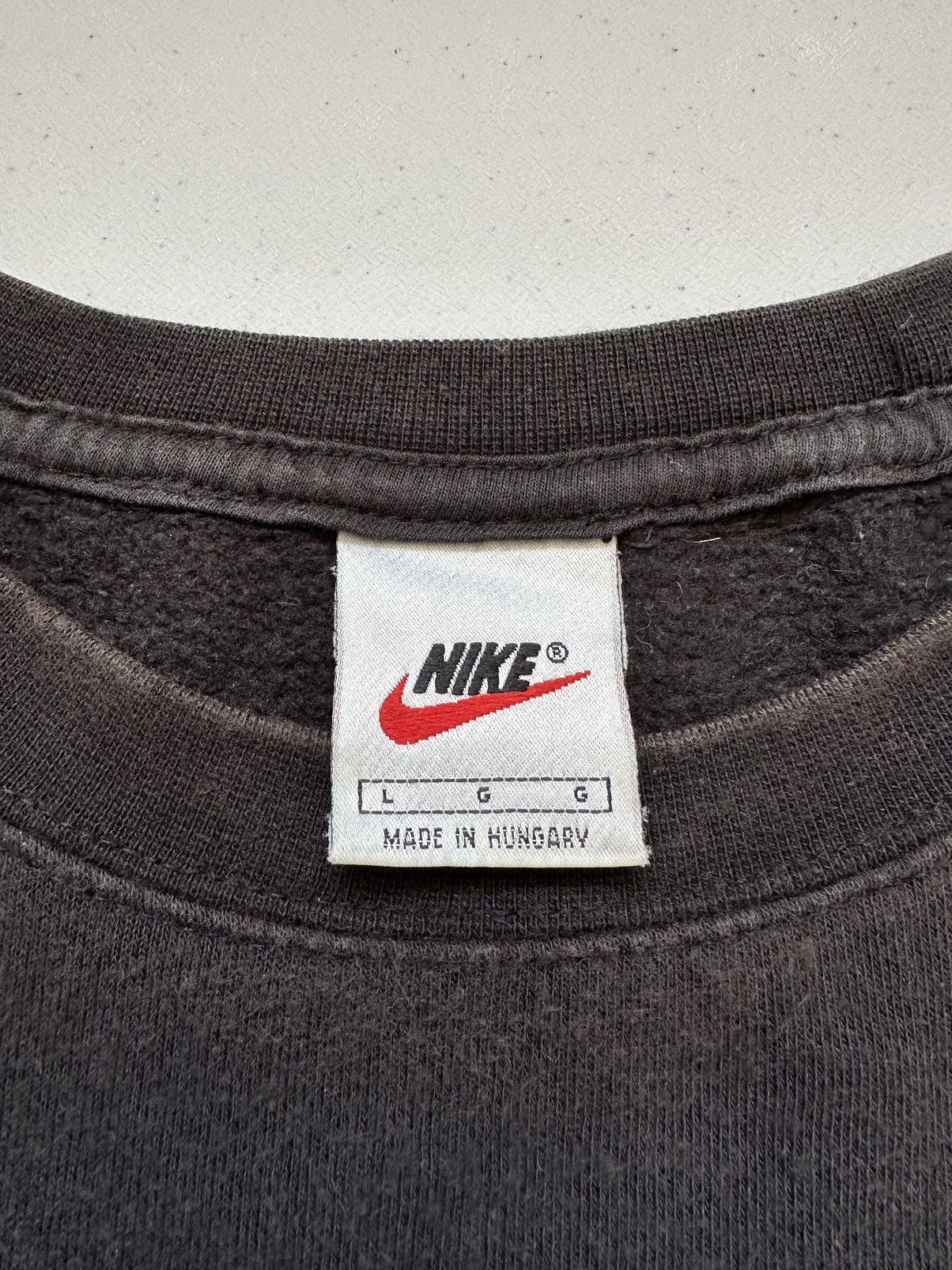Nike Vintage Y2k Nike Big Swoosh Sweatshirt Oversized Size US L / EU 52-54 / 3 - 7 Thumbnail