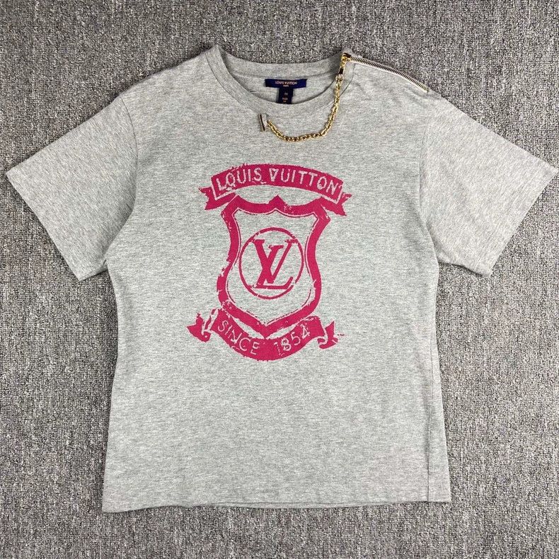 Louis Vuitton Louis Vuitton Shield Logo Short Sleeve Tee Size US M / EU 48-50 / 2 - 1 Thumbnail