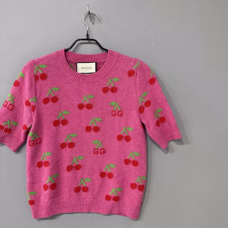 Gucci Gucci Cherry sweater 2503-Nextarrow Size L / US 10 / IT 46 - 2 Thumbnail