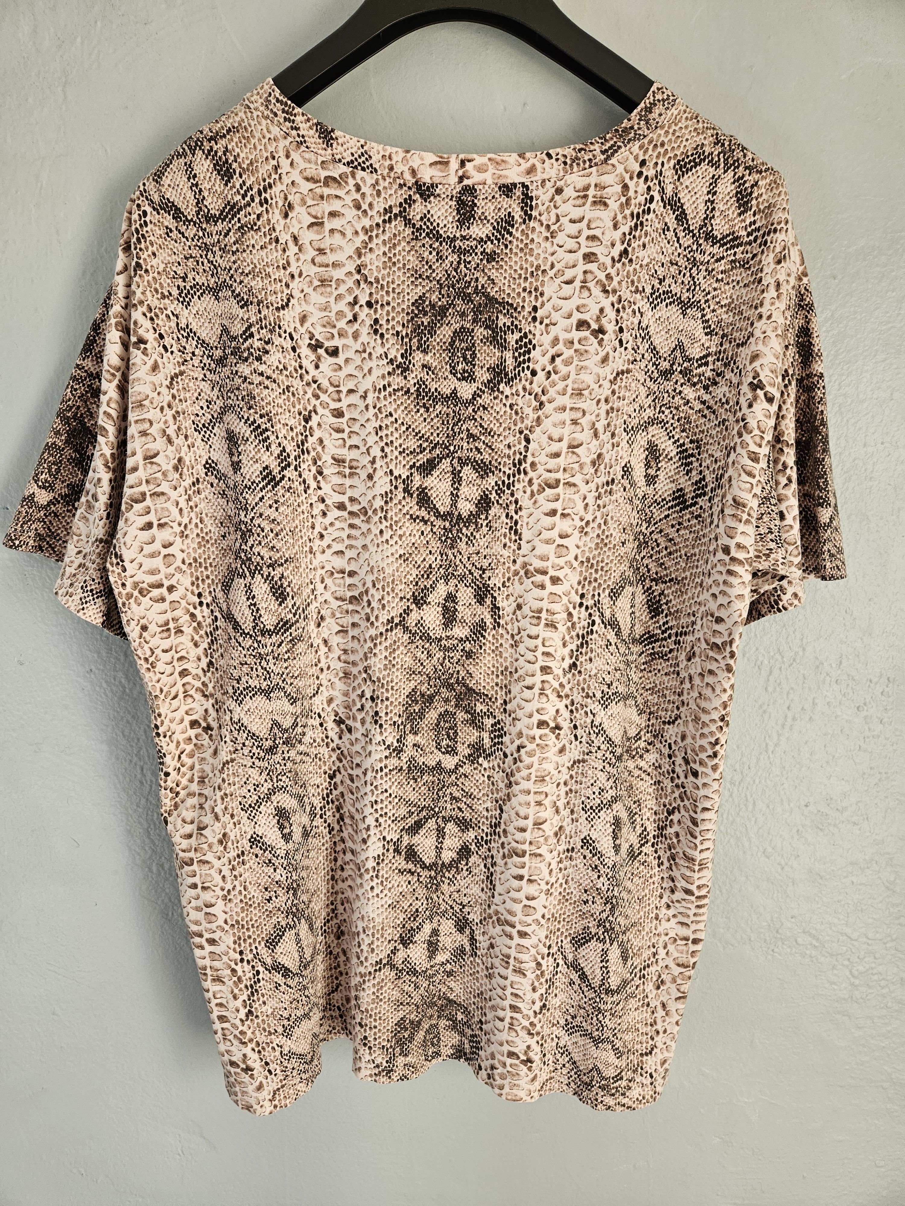 Celine SS22 Hedi Slimane Python Serpent Print T Shirt Size US S / EU 44-46 / 1 - 4 Thumbnail