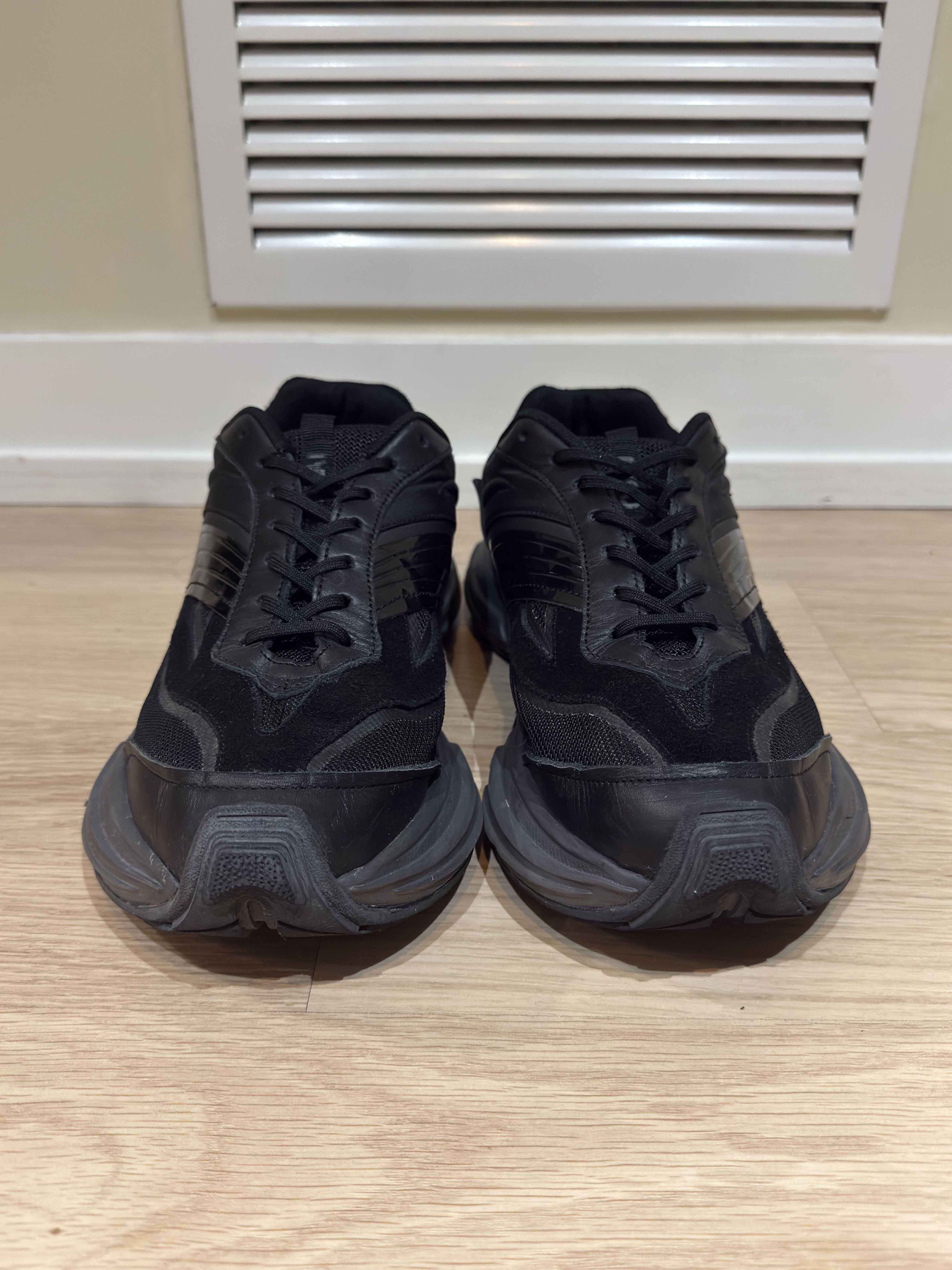 Other IYSO Acumik Sneakers (size 11) Size US 11 / EU 44 - 4 Thumbnail