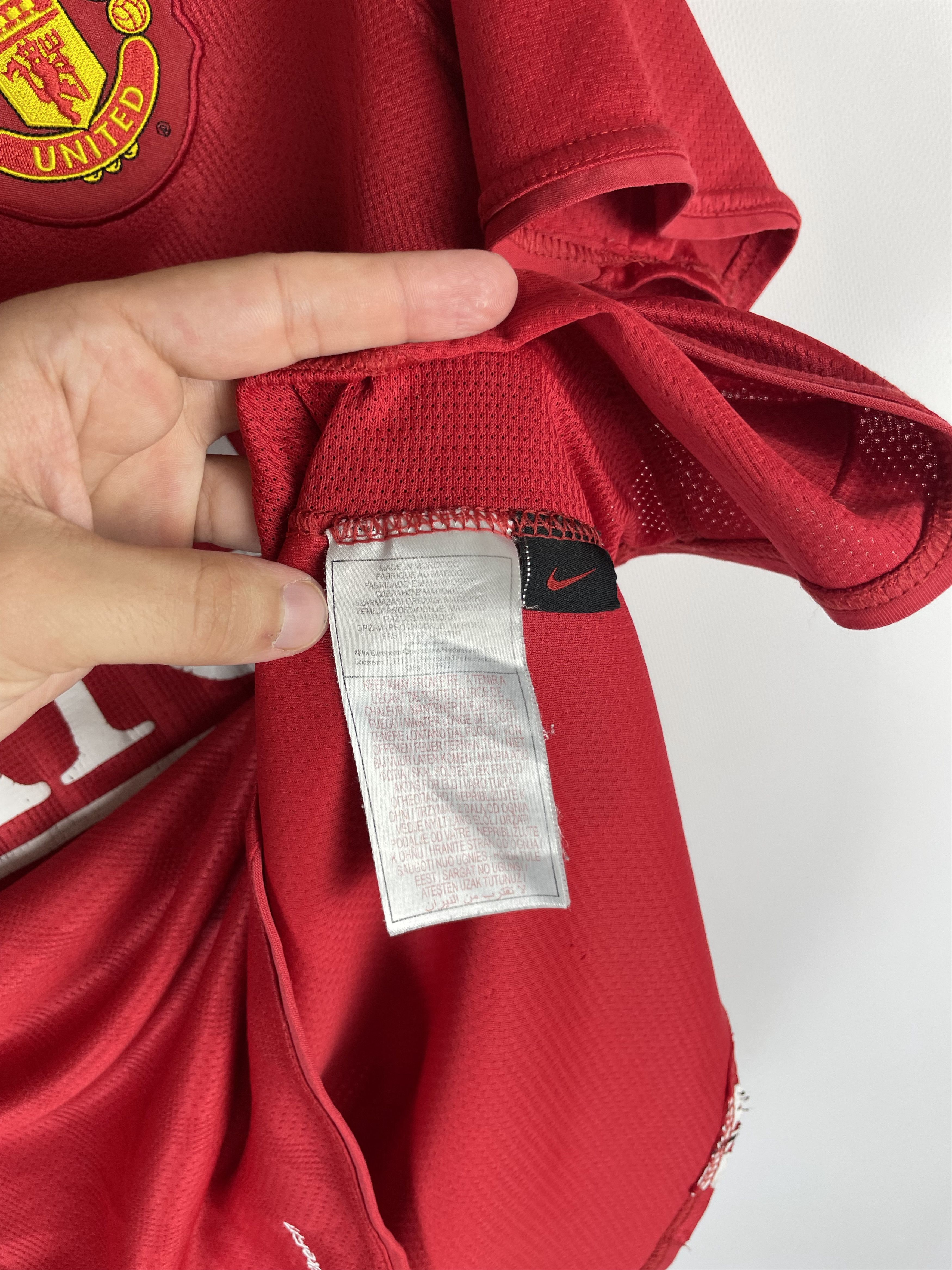 Nike Manchester United Nike 8 HARGREAVES jersey tee T-shirt AIG Size US M / EU 48-50 / 2 - 7 Thumbnail