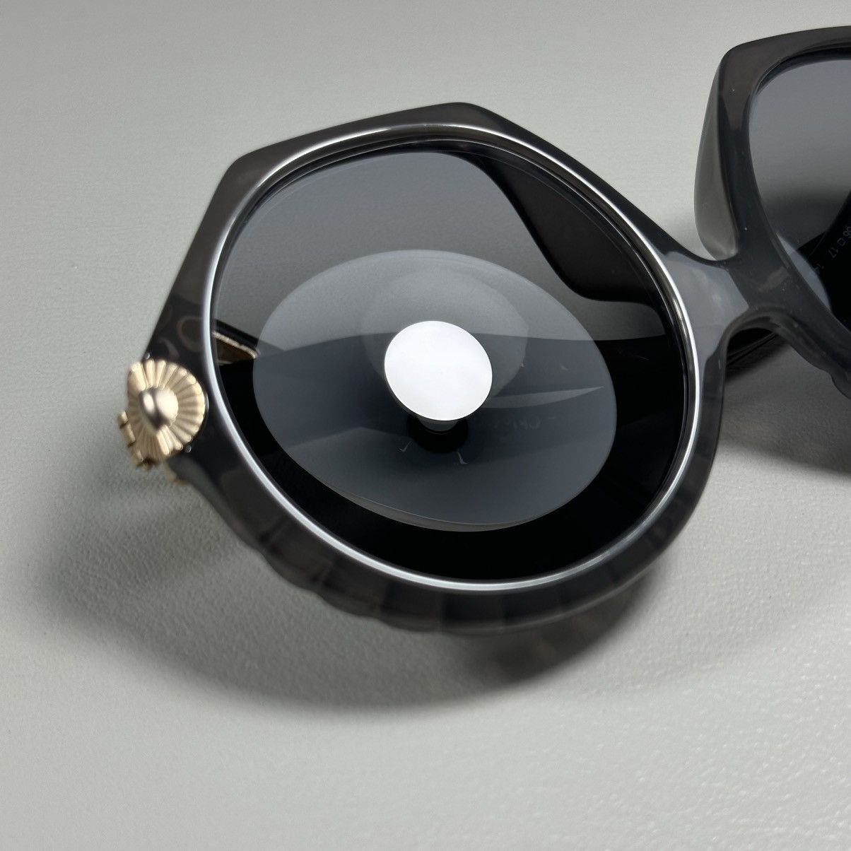 Chloe Chloe CE747SA 036 Round-Oval Dark Grey Sunglasses Size ONE SIZE - 9 Thumbnail