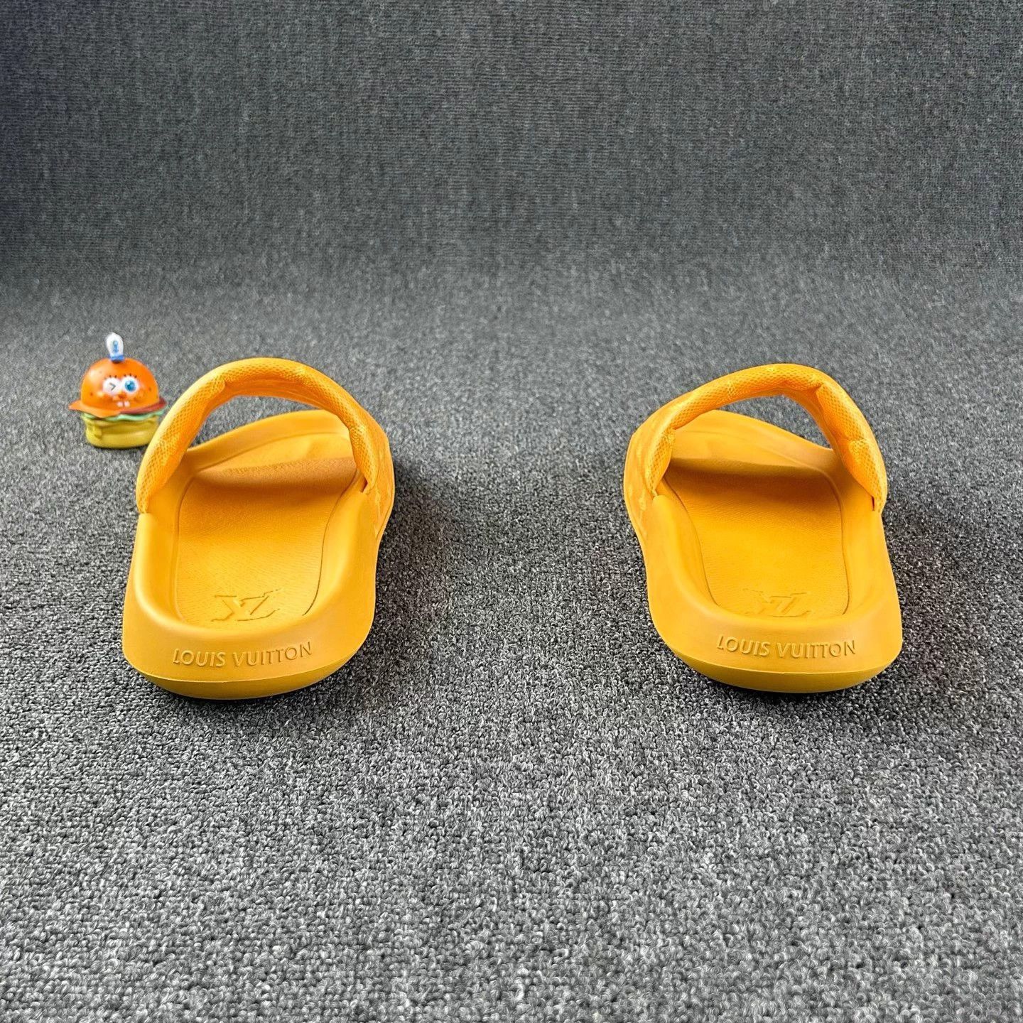 Louis Vuitton LV Yellow Monogram Slippers 43 Size US 9 / EU 42 - 5 Thumbnail
