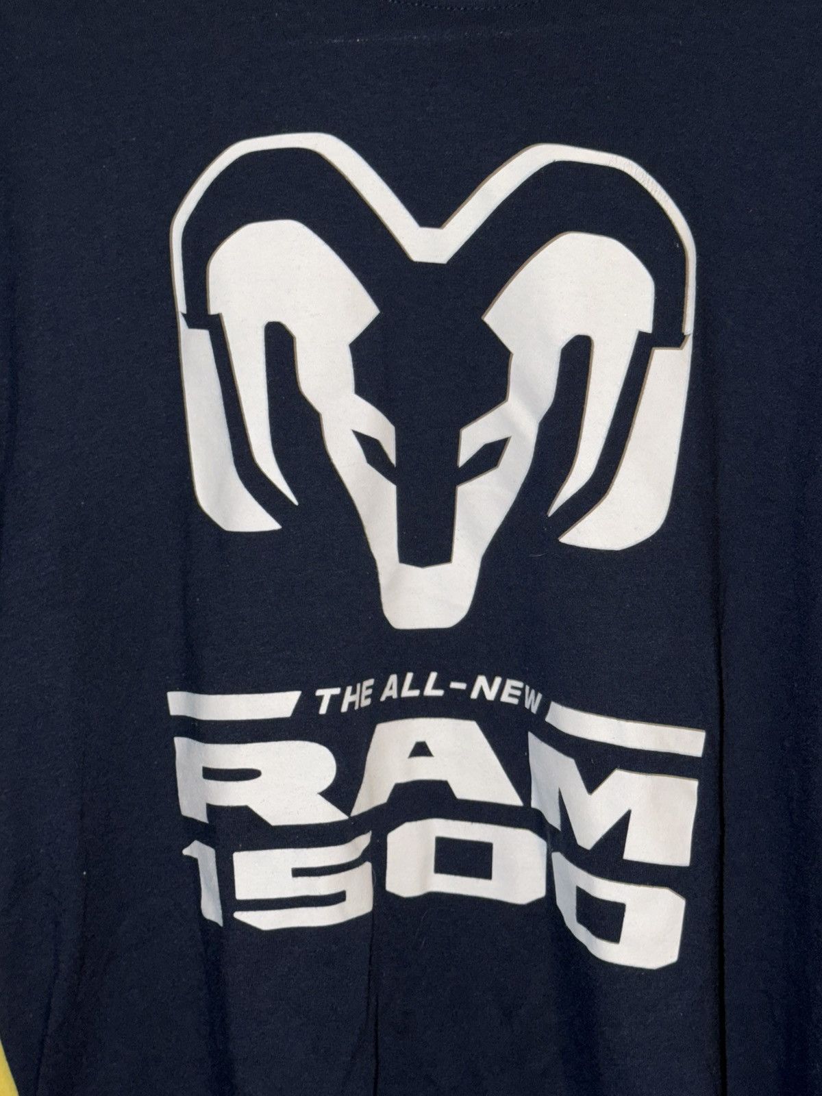 Gildan Gildan Ram 1500 Graphic T Shirt Men’s Size XL Short Sleeve Size US XL / EU 56 / 4 - 3 Thumbnail